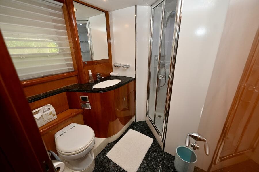 2005 Sunseeker Yacht - Photo 39
