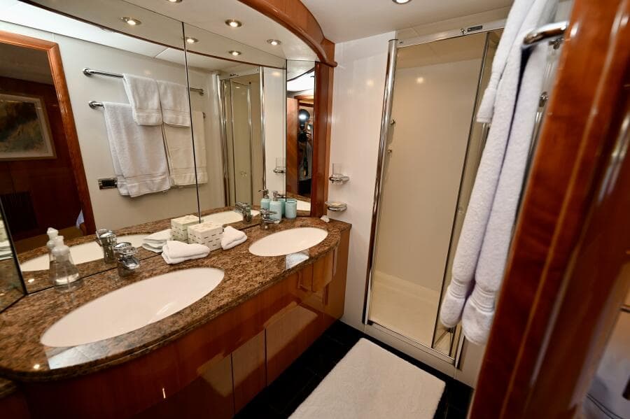 2005 Sunseeker Yacht - Photo 45
