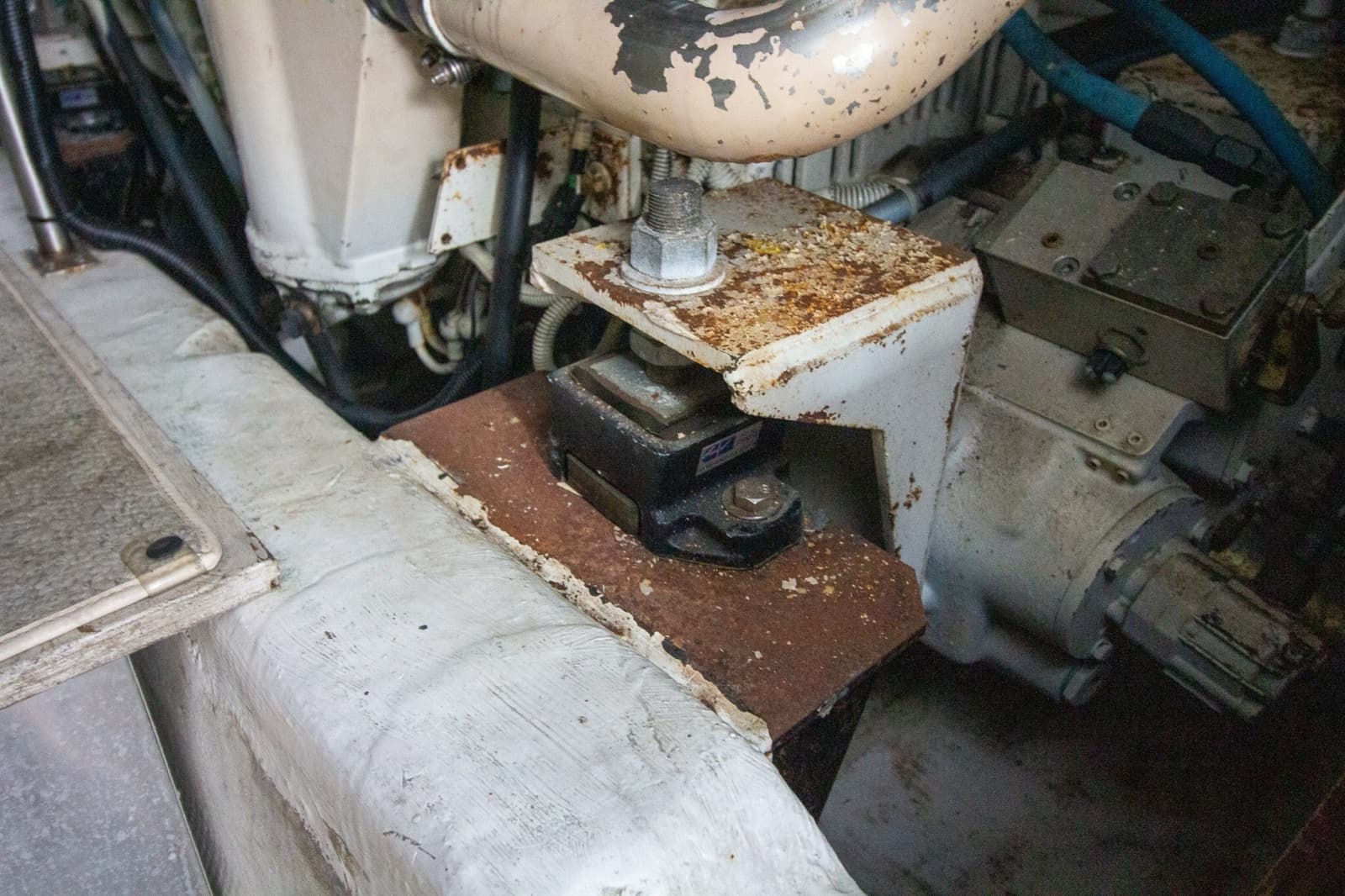 2000 Carver 450 Voyager Pilothouse - Photo 32