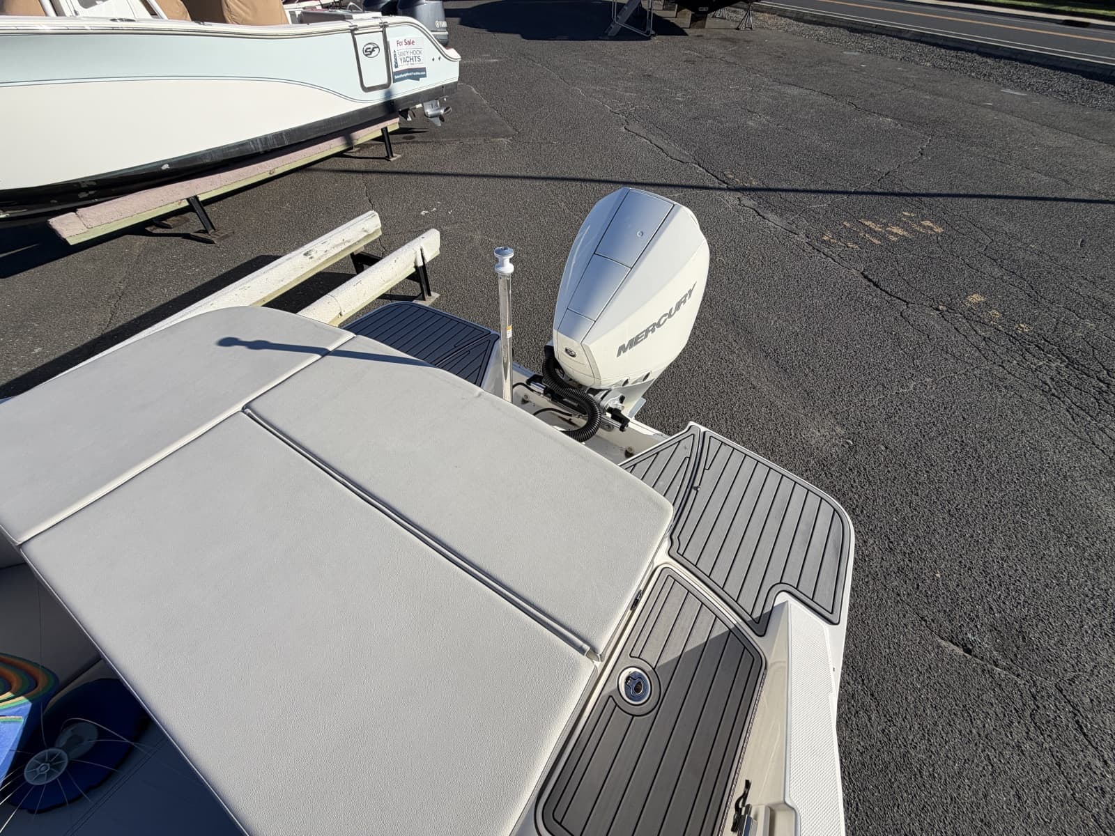 2020 Sea Ray SPX 230 OB - Photo 9