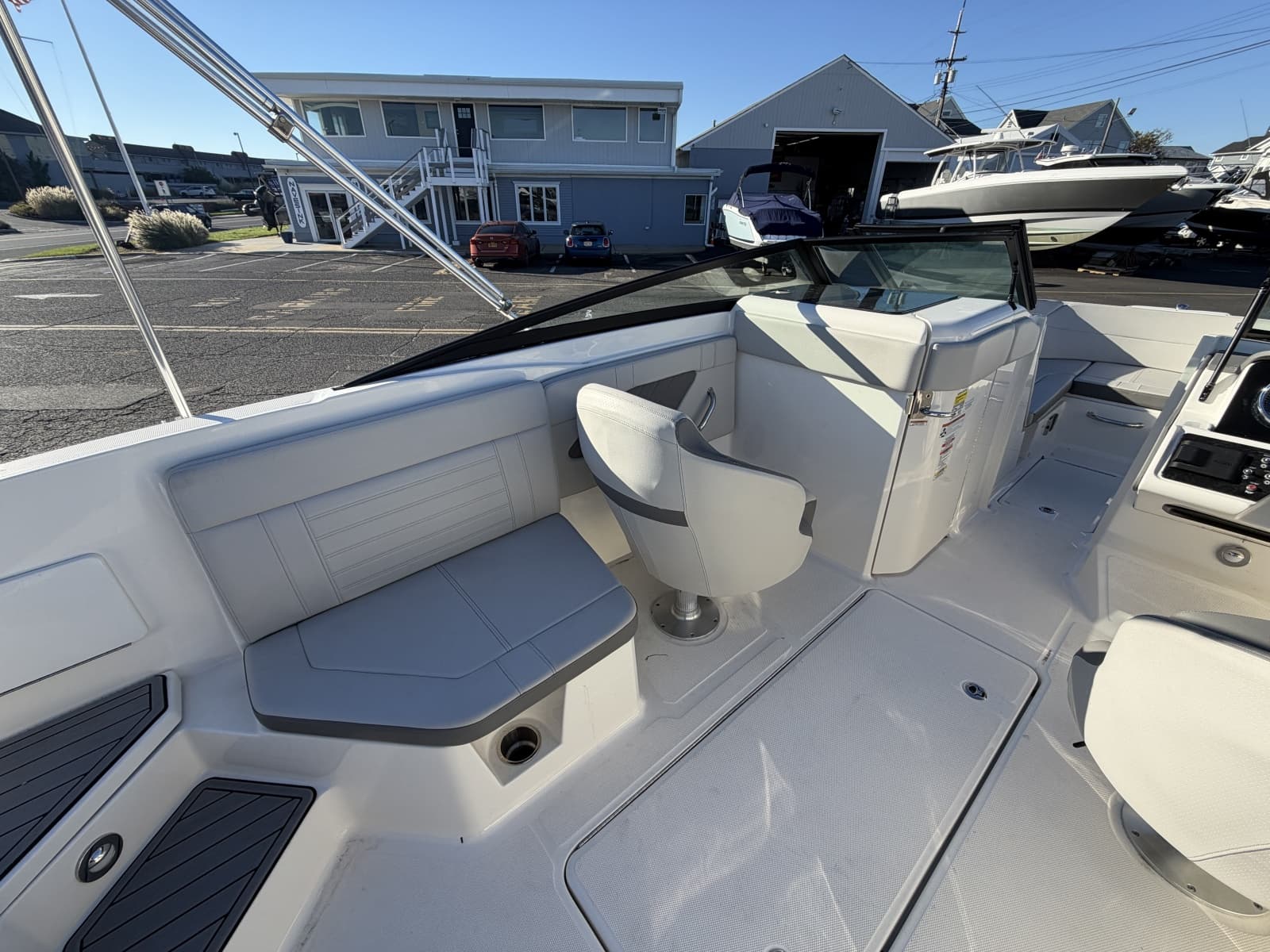2020 Sea Ray SPX 230 OB - Photo 11
