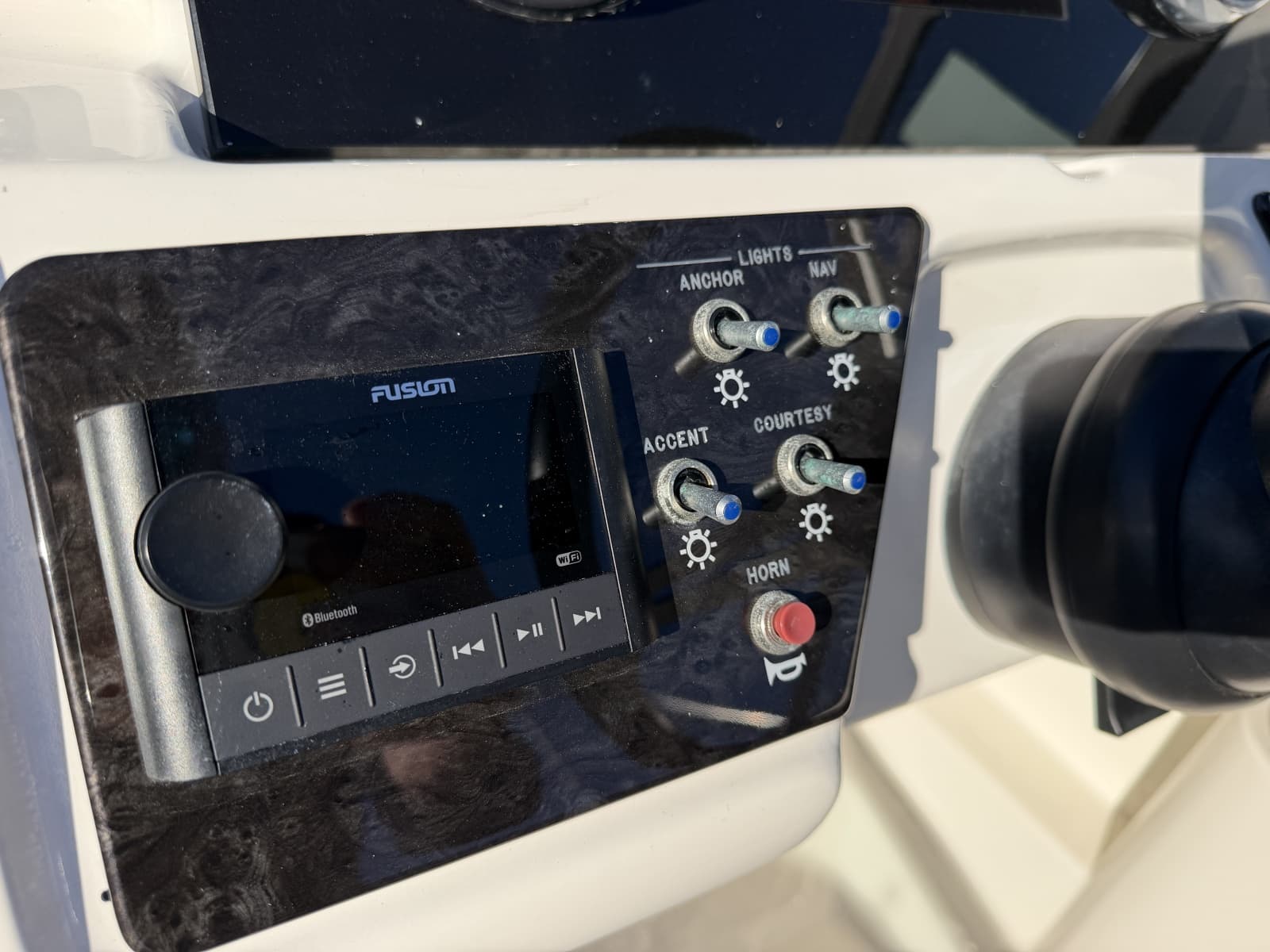 2020 Sea Ray SPX 230 OB - Photo 16