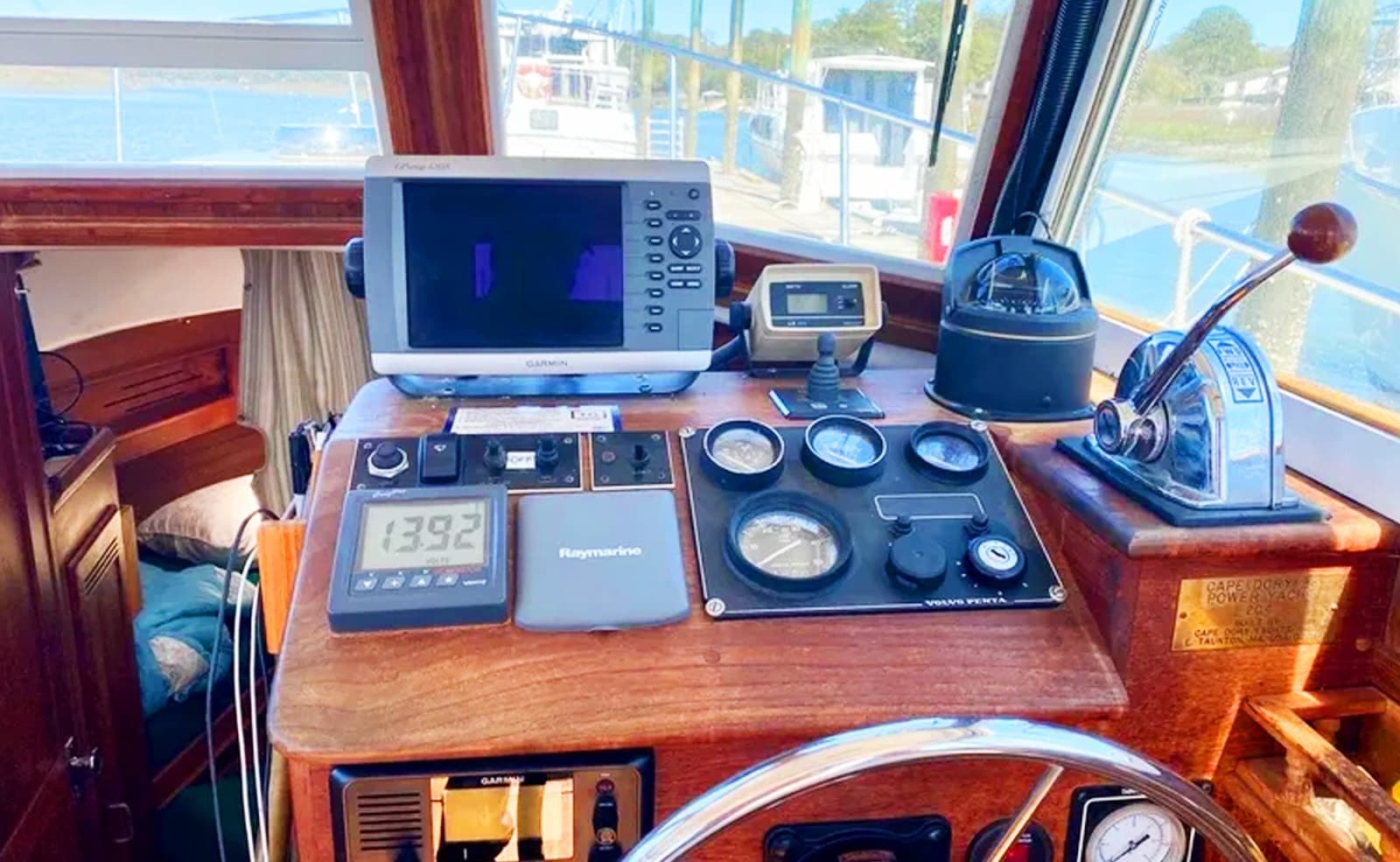 1990 Cape Dory Cruiser - Photo 3