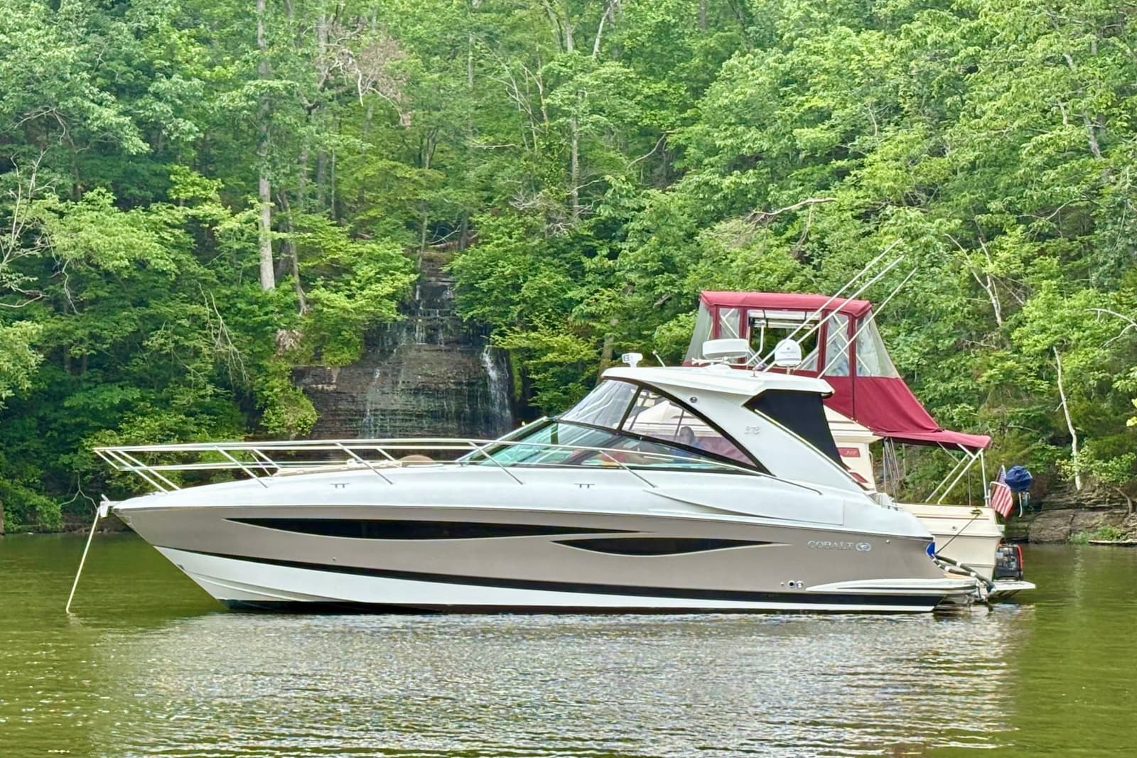 2010 Cobalt 373 - Photo 2