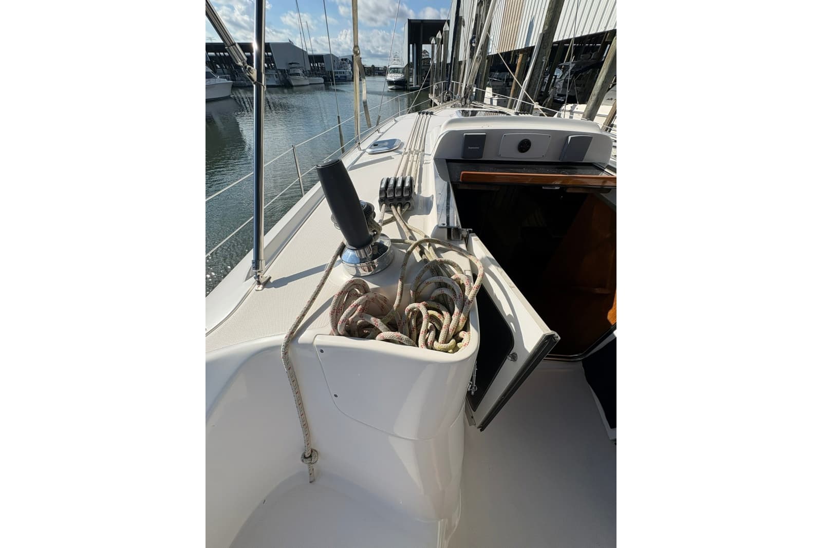 2007 Hunter 41 Deck Salon - Photo 9