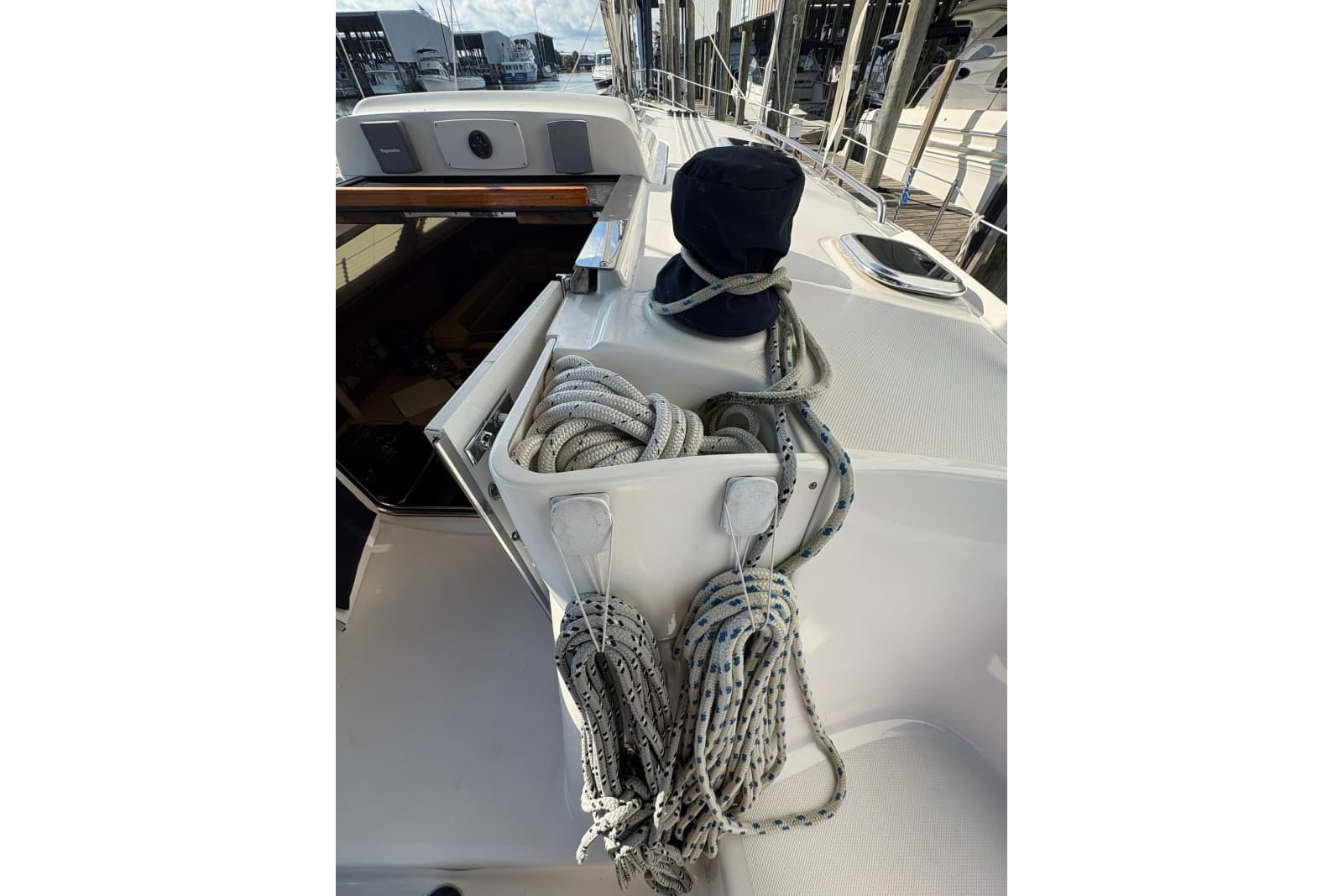 2007 Hunter 41 Deck Salon - Photo 3