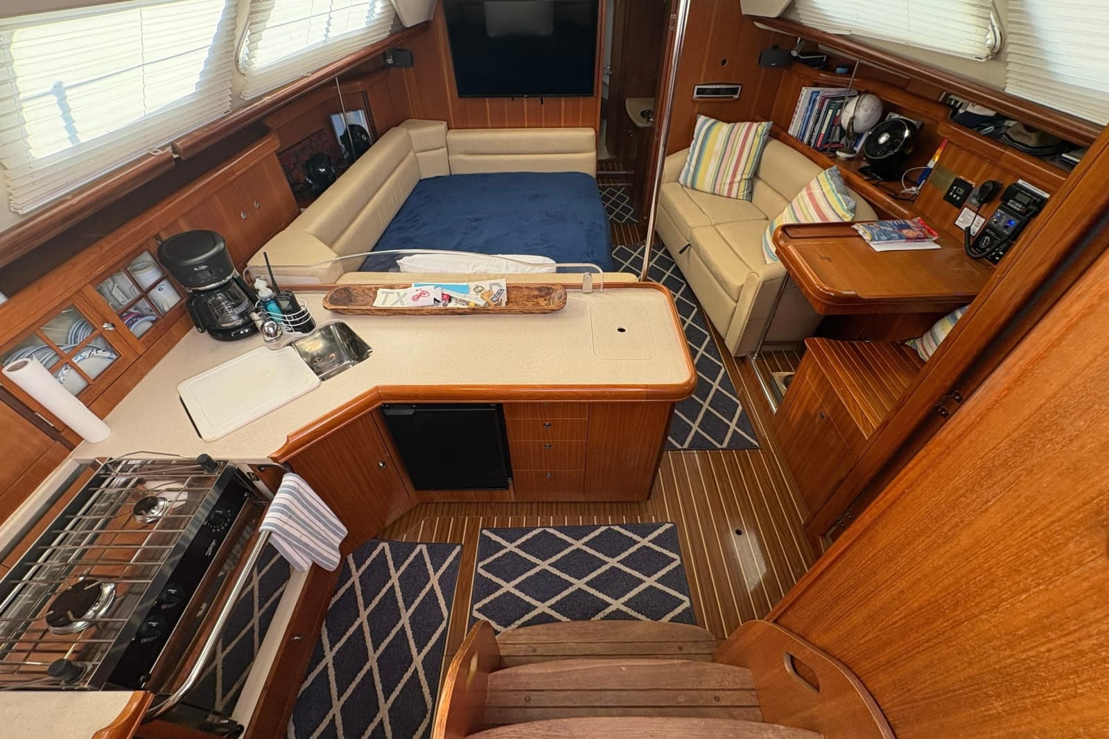 2007 Hunter 41 Deck Salon - Photo 8