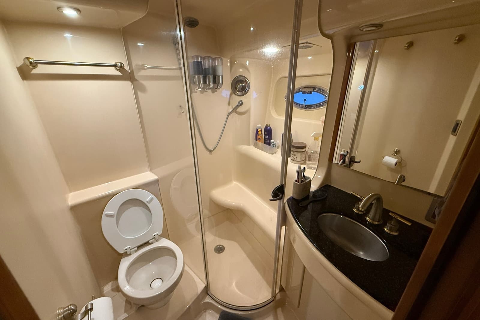2007 Meridian 411 Sedan - Photo 17