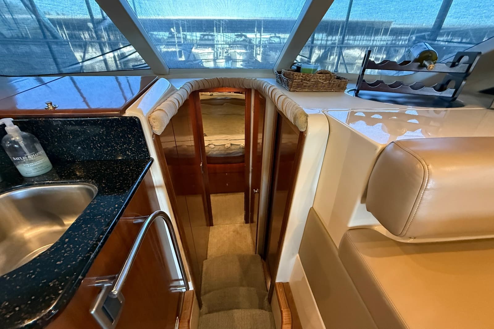 2007 Meridian 411 Sedan - Photo 13