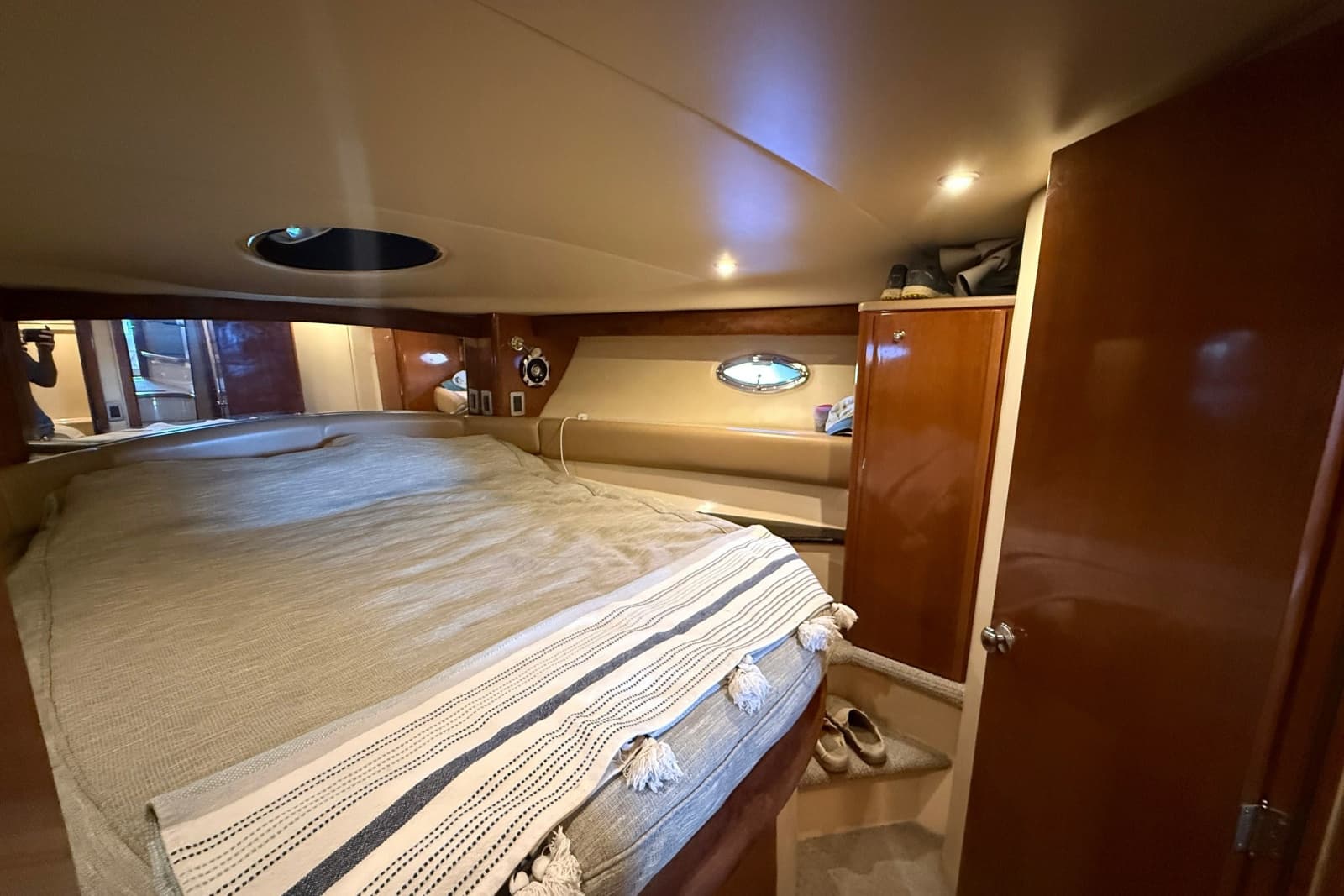 2007 Meridian 411 Sedan - Photo 18