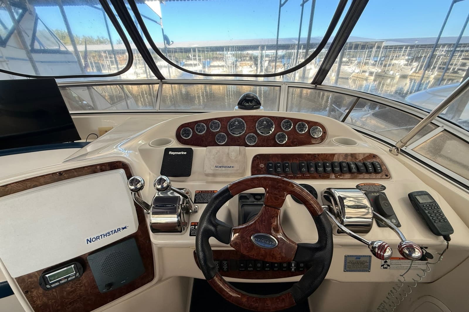 2007 Meridian 411 Sedan - Photo 8