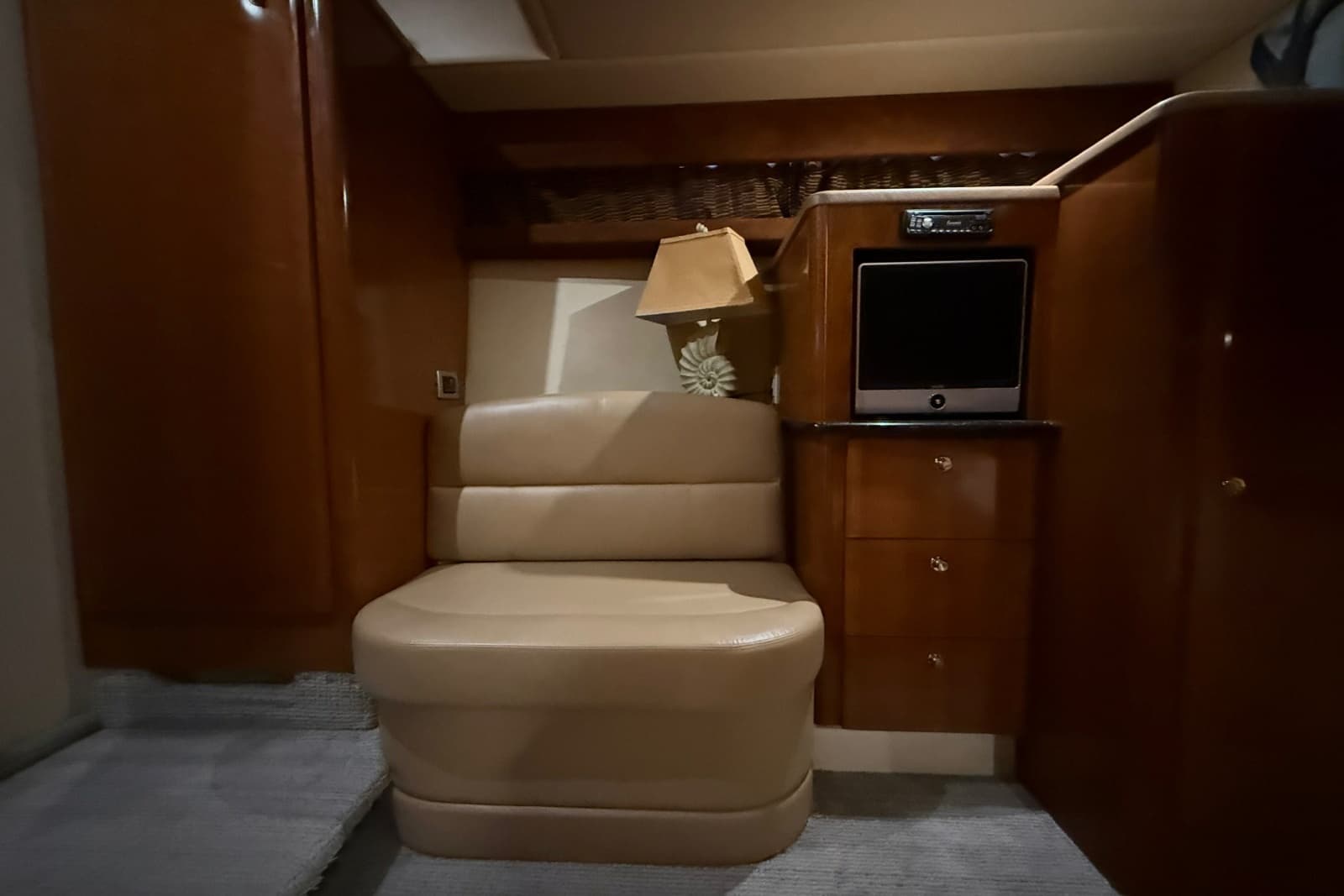 2007 Meridian 411 Sedan - Photo 15