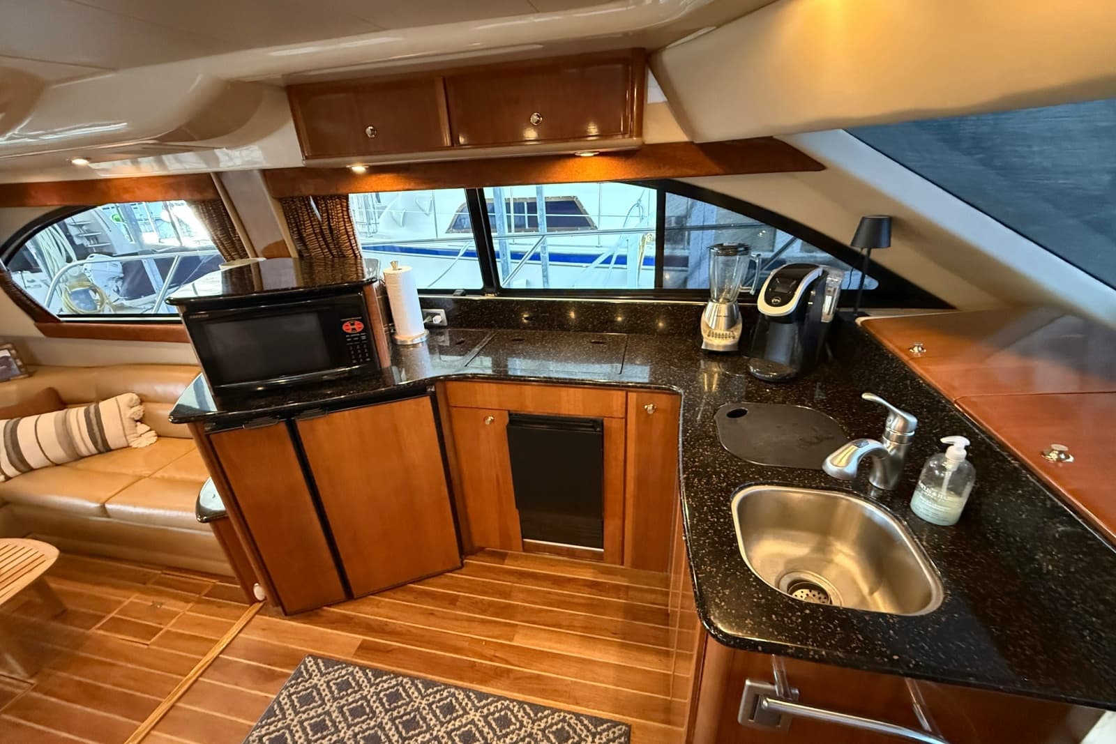 2007 Meridian 411 Sedan - Photo 12