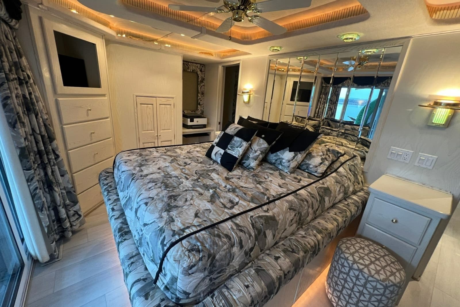 1999 Fantasy 75' x 17' Custom - Photo 36