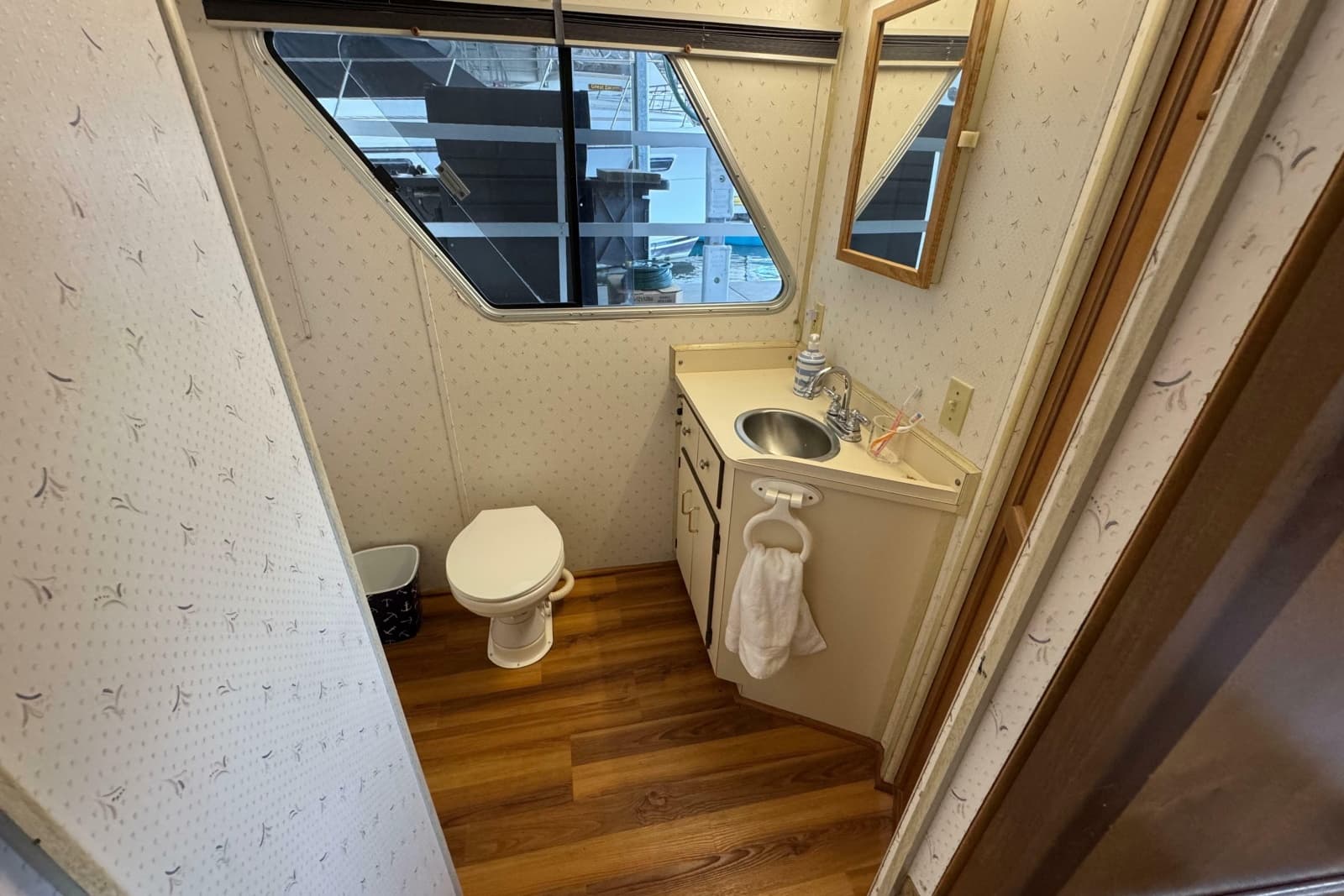 1993 Gibson 44 CABIN YACHT - Photo 25