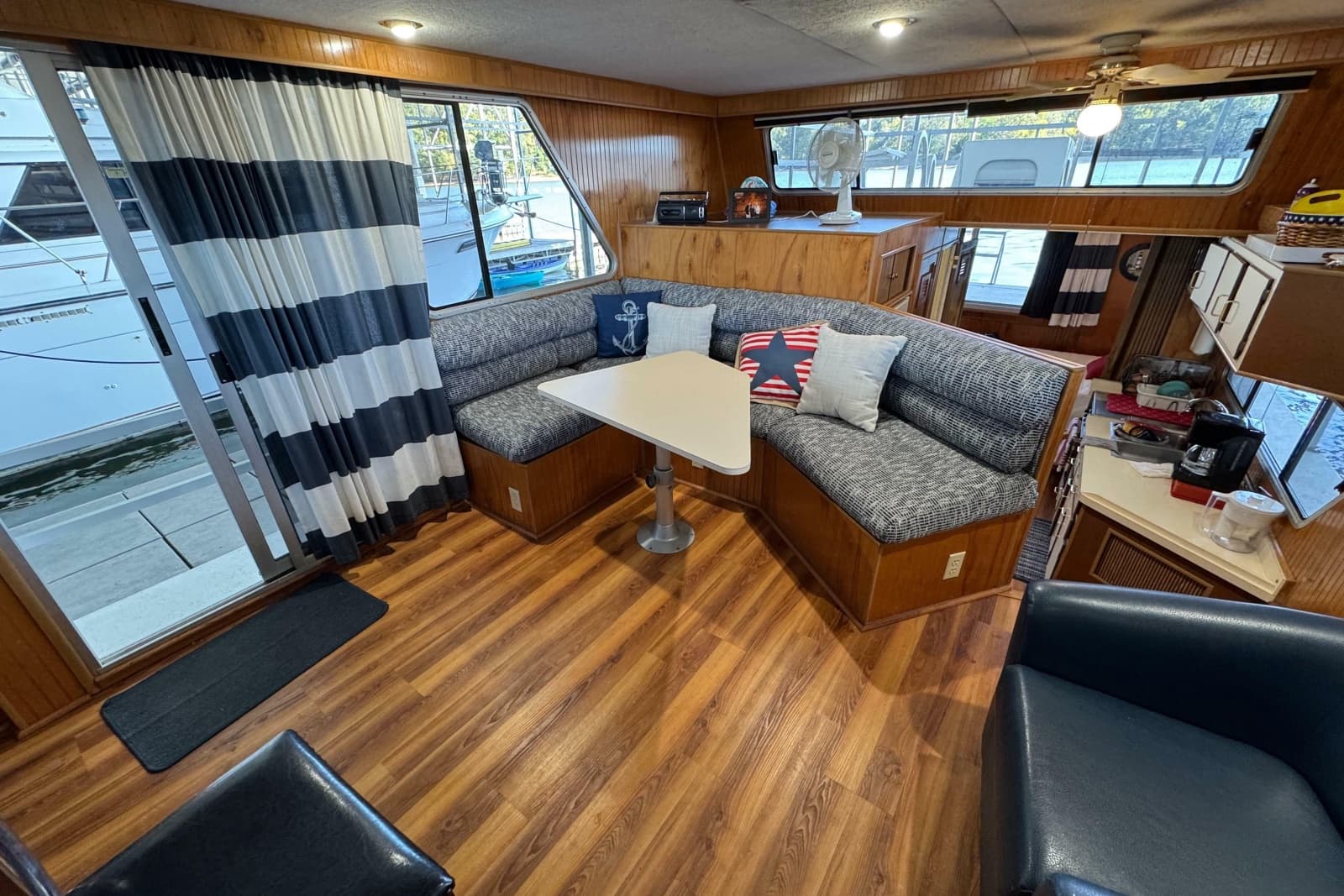 1993 Gibson 44 CABIN YACHT - Photo 19