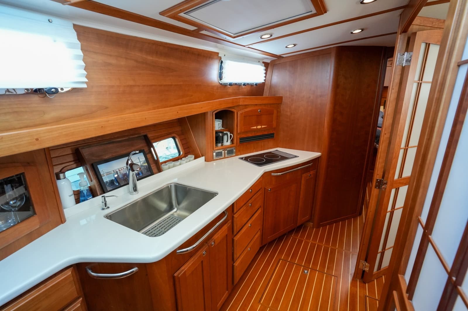 2022 Sabre 48 Salon Express - Photo 44