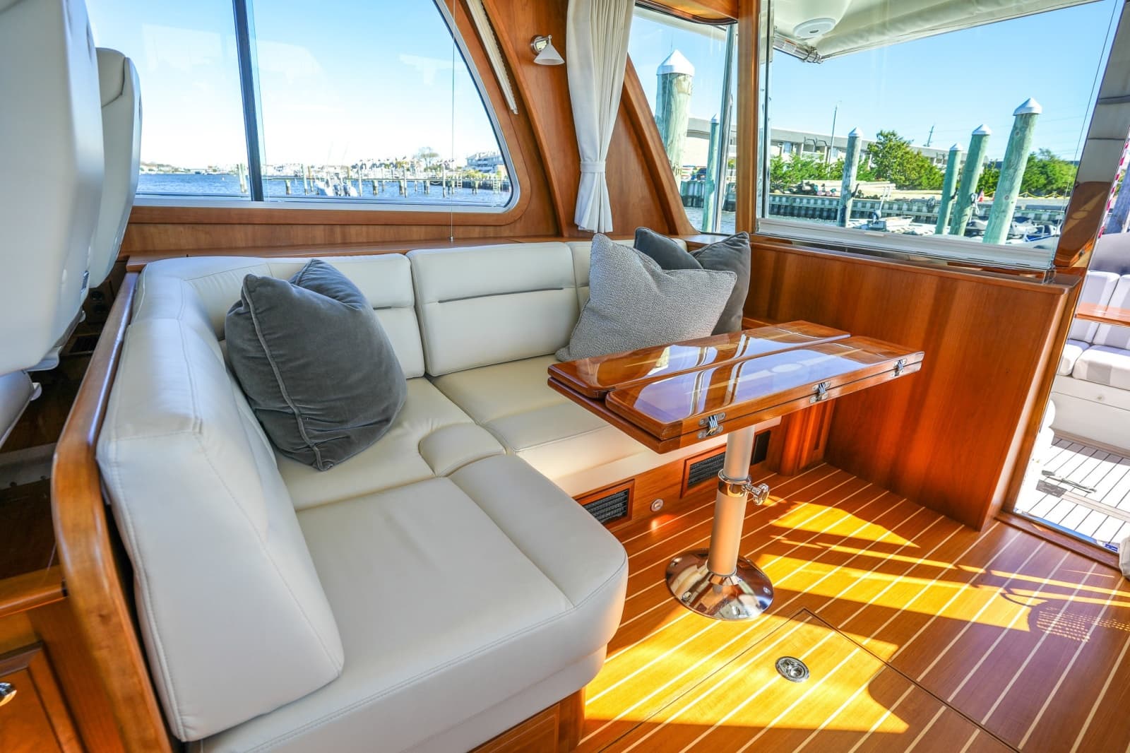 2022 Sabre 48 Salon Express - Photo 33