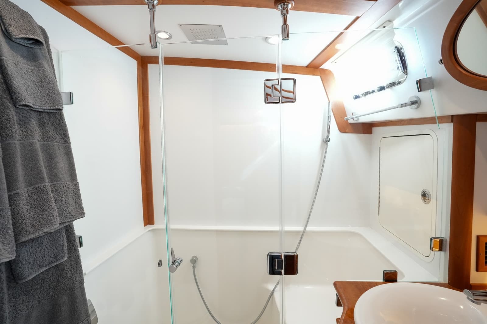2022 Sabre 48 Salon Express - Photo 53