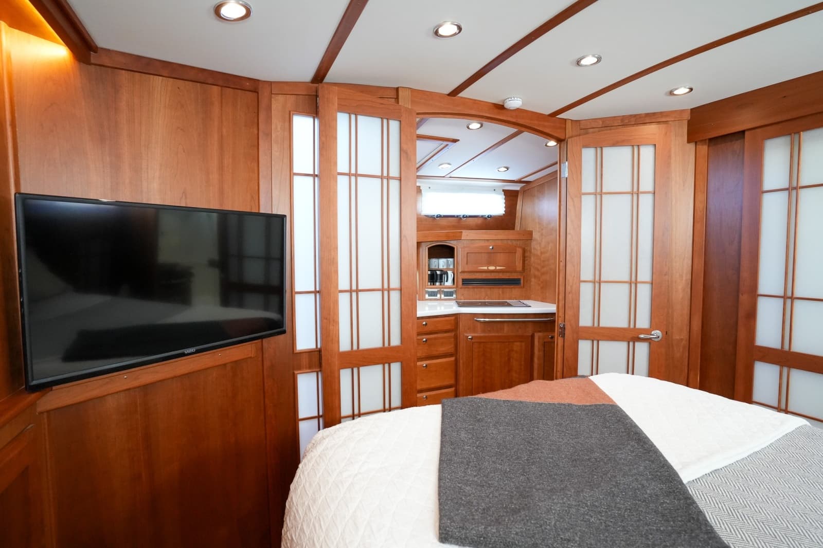 2022 Sabre 48 Salon Express - Photo 50
