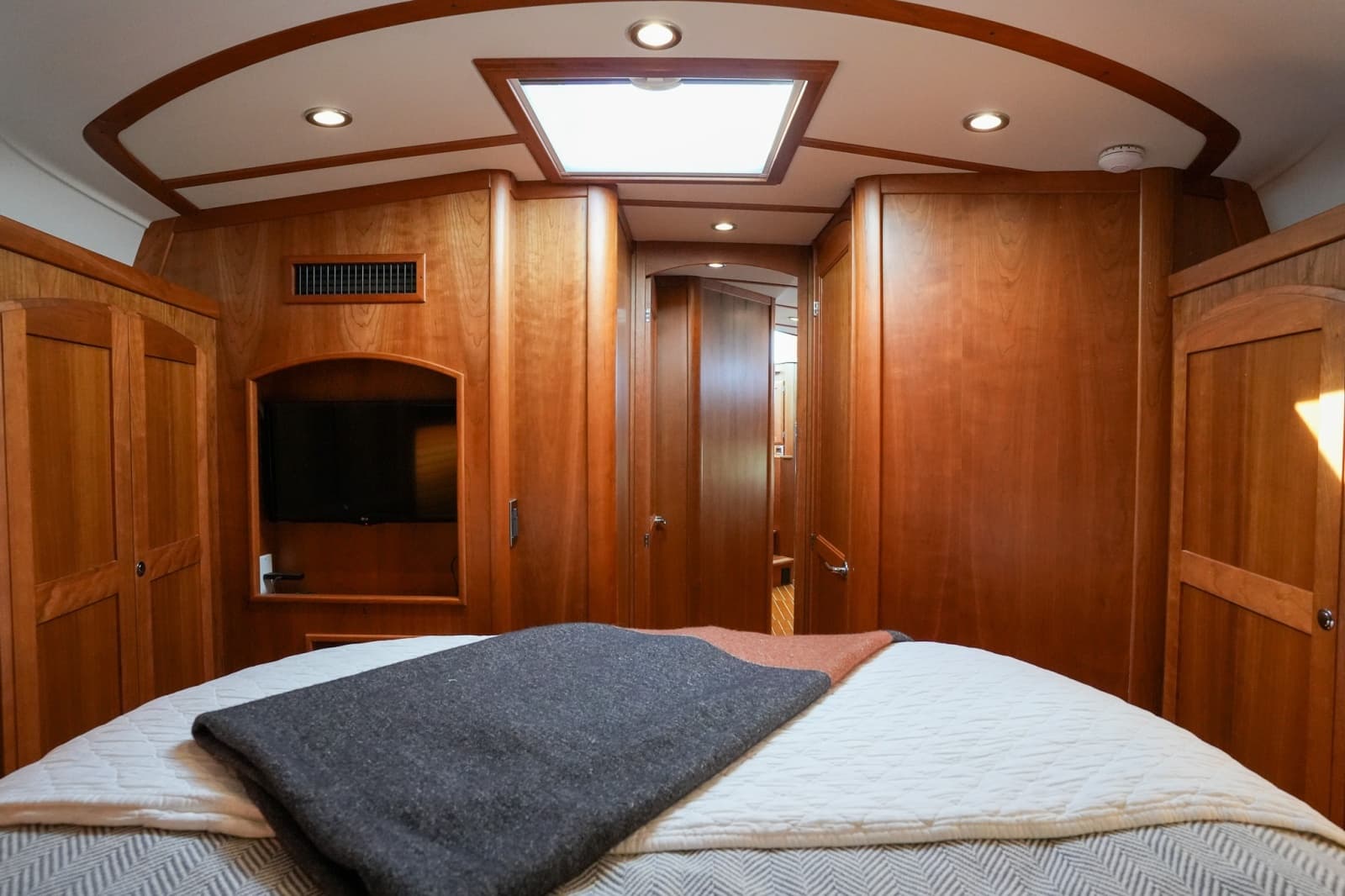 2022 Sabre 48 Salon Express - Photo 52