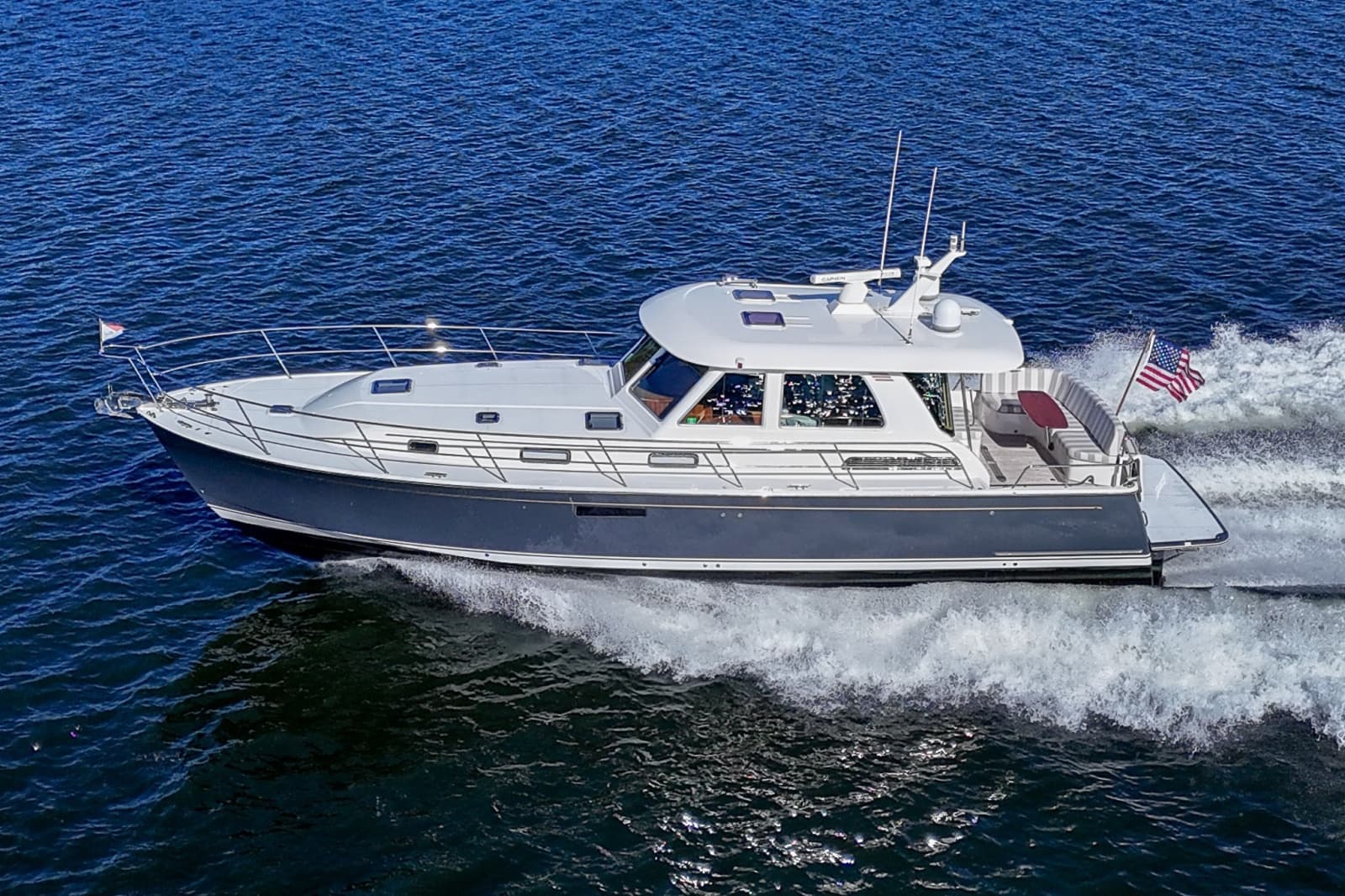 2022 Sabre 48 Salon Express - Photo 1