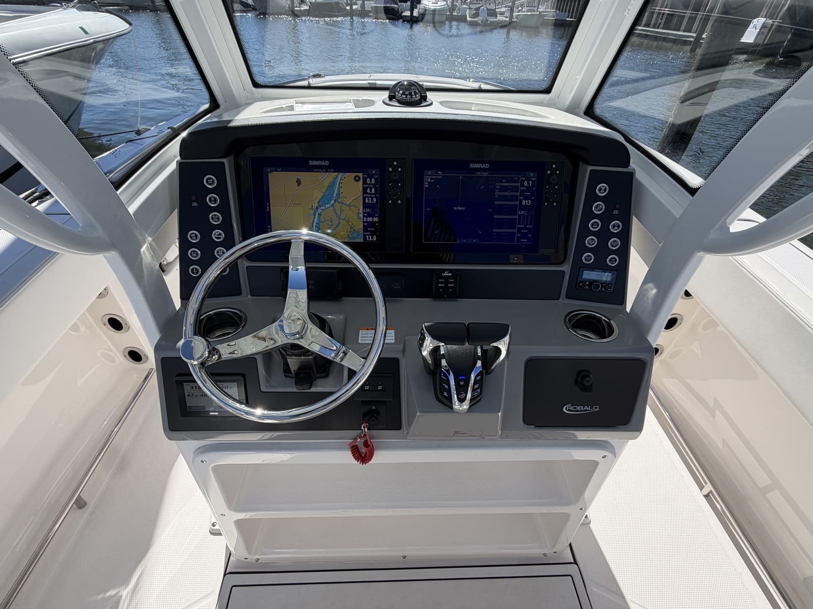 2025 Robalo R250 - Photo 9