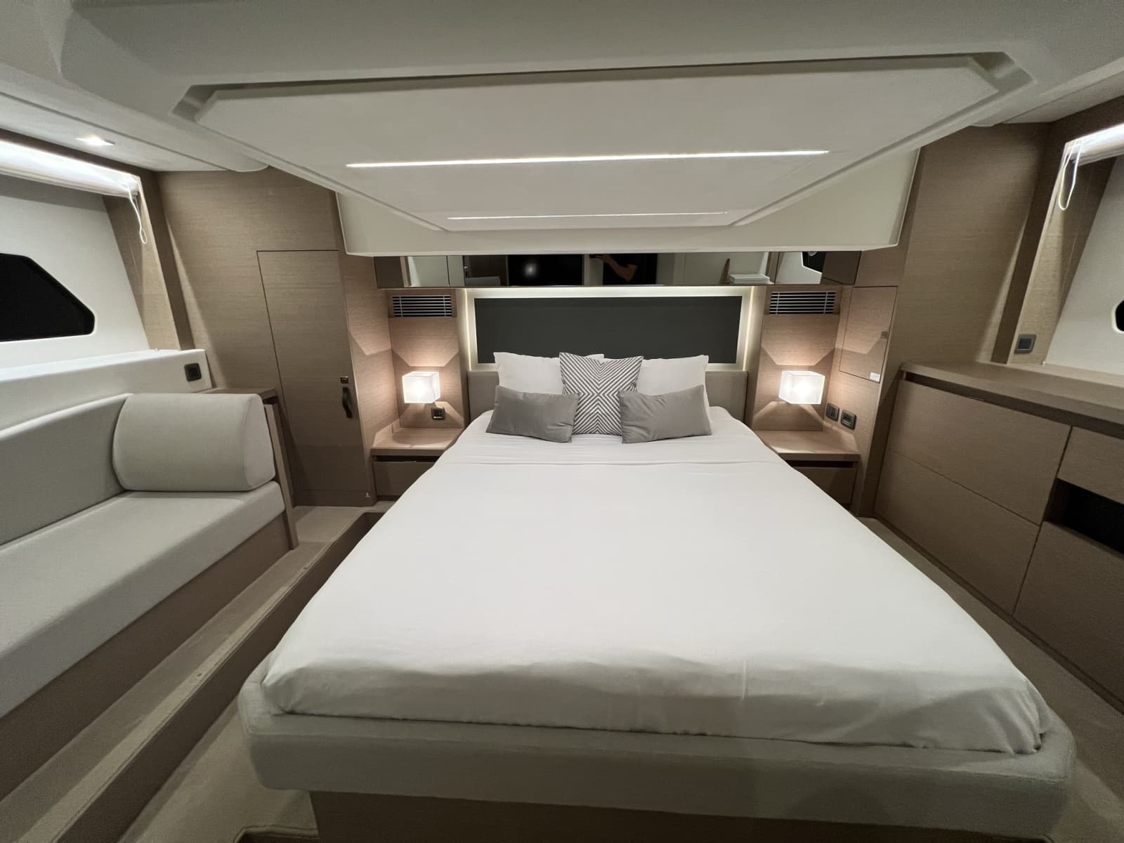 2022 Prestige 460 - Photo 15