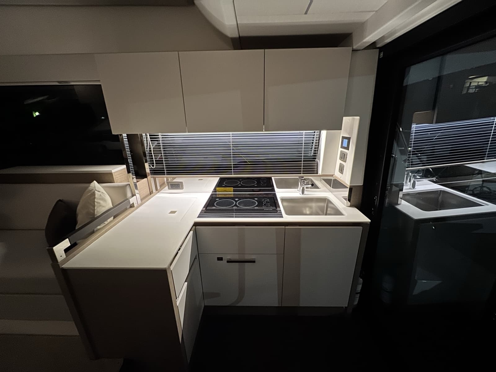 2022 Prestige 460 - Photo 12