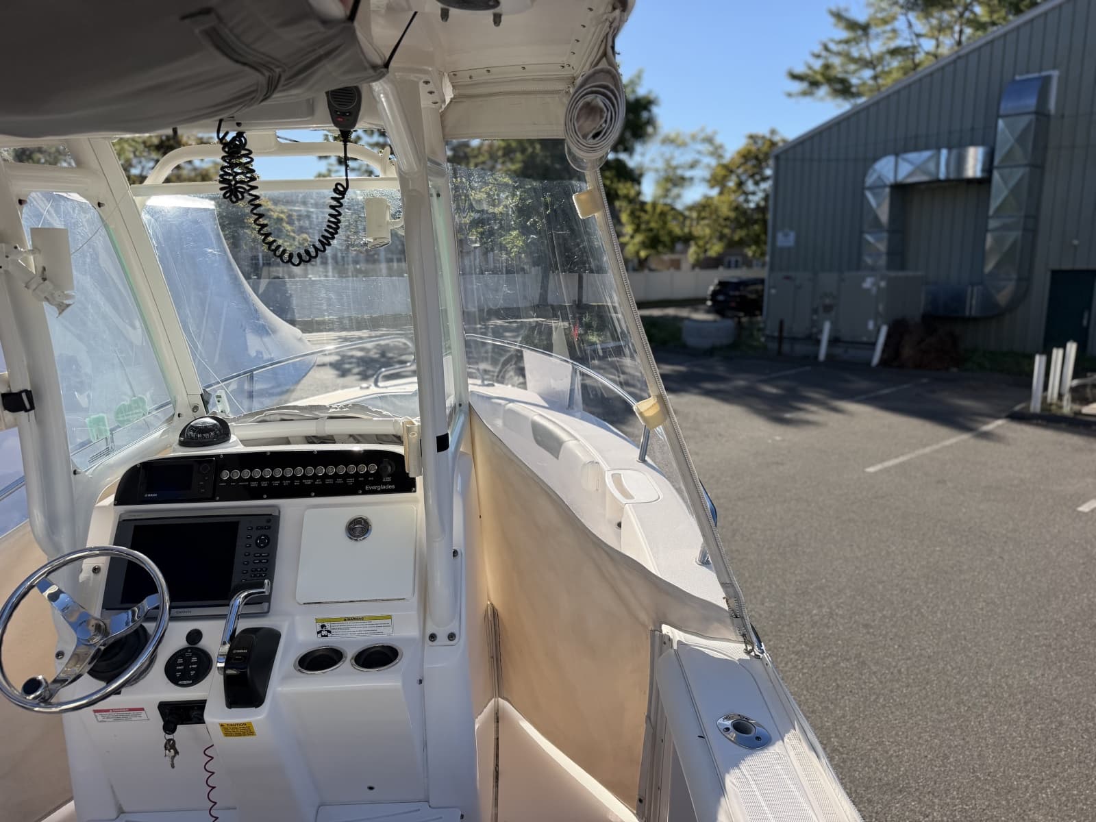 2014 Everglades 230 Center Console - Photo 16