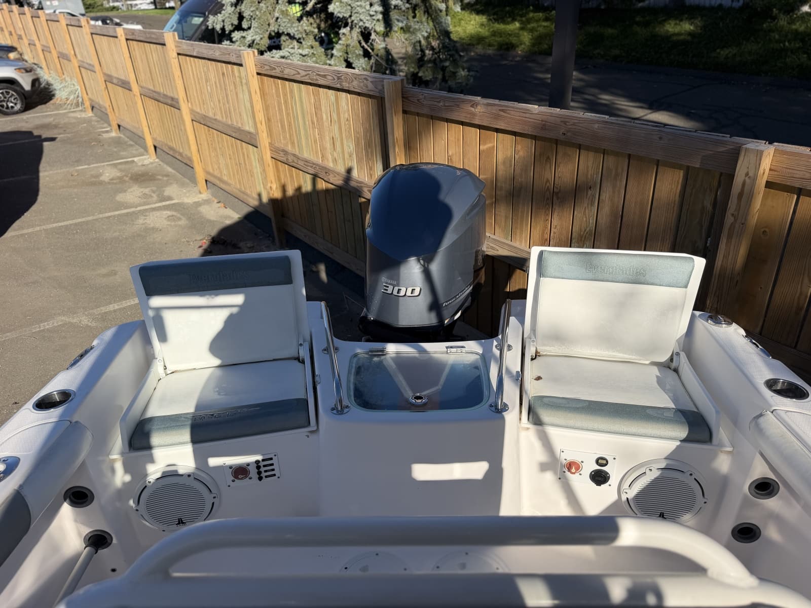 2014 Everglades 230 Center Console - Photo 9