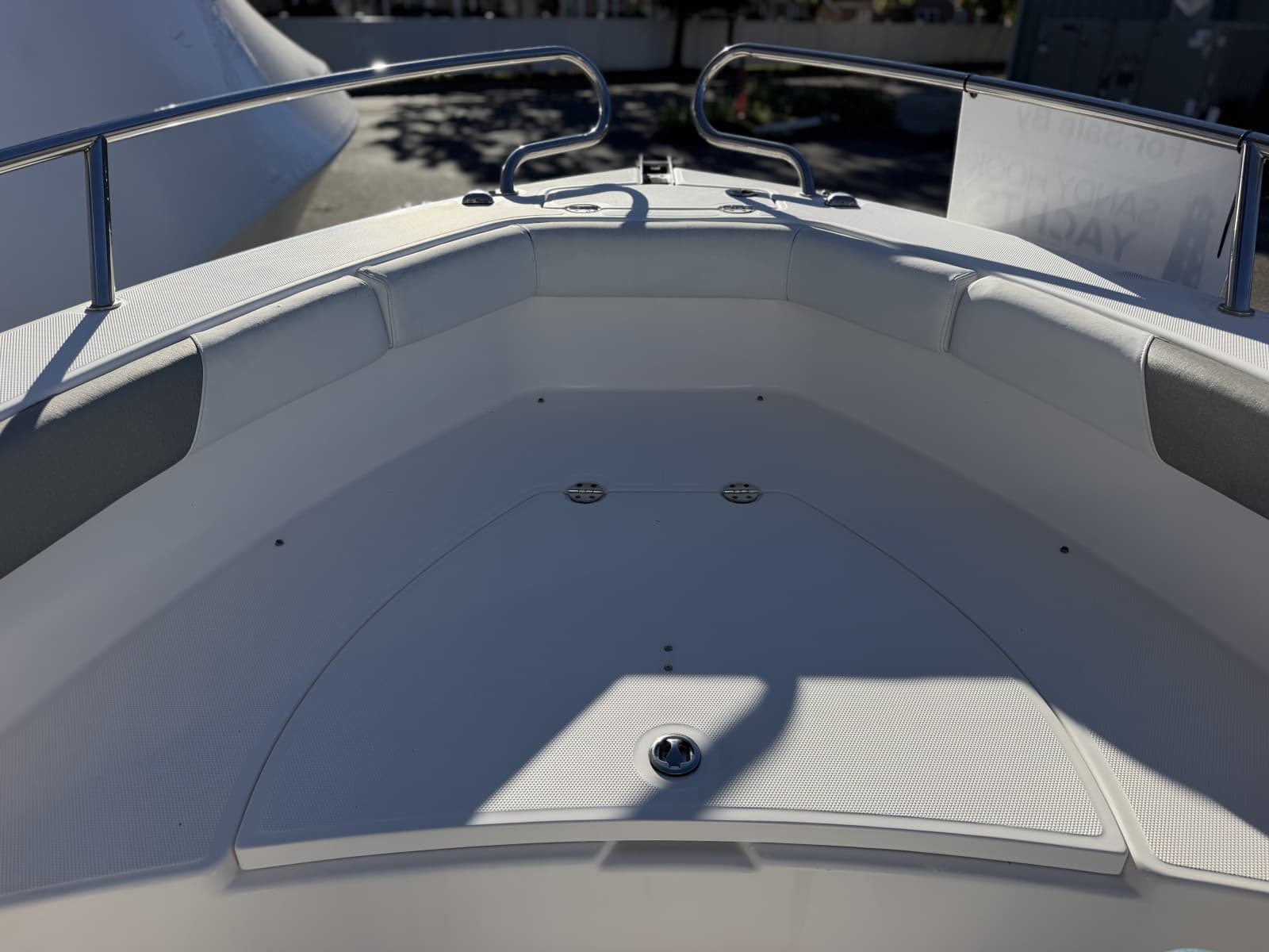 2014 Everglades 230 Center Console - Photo 19