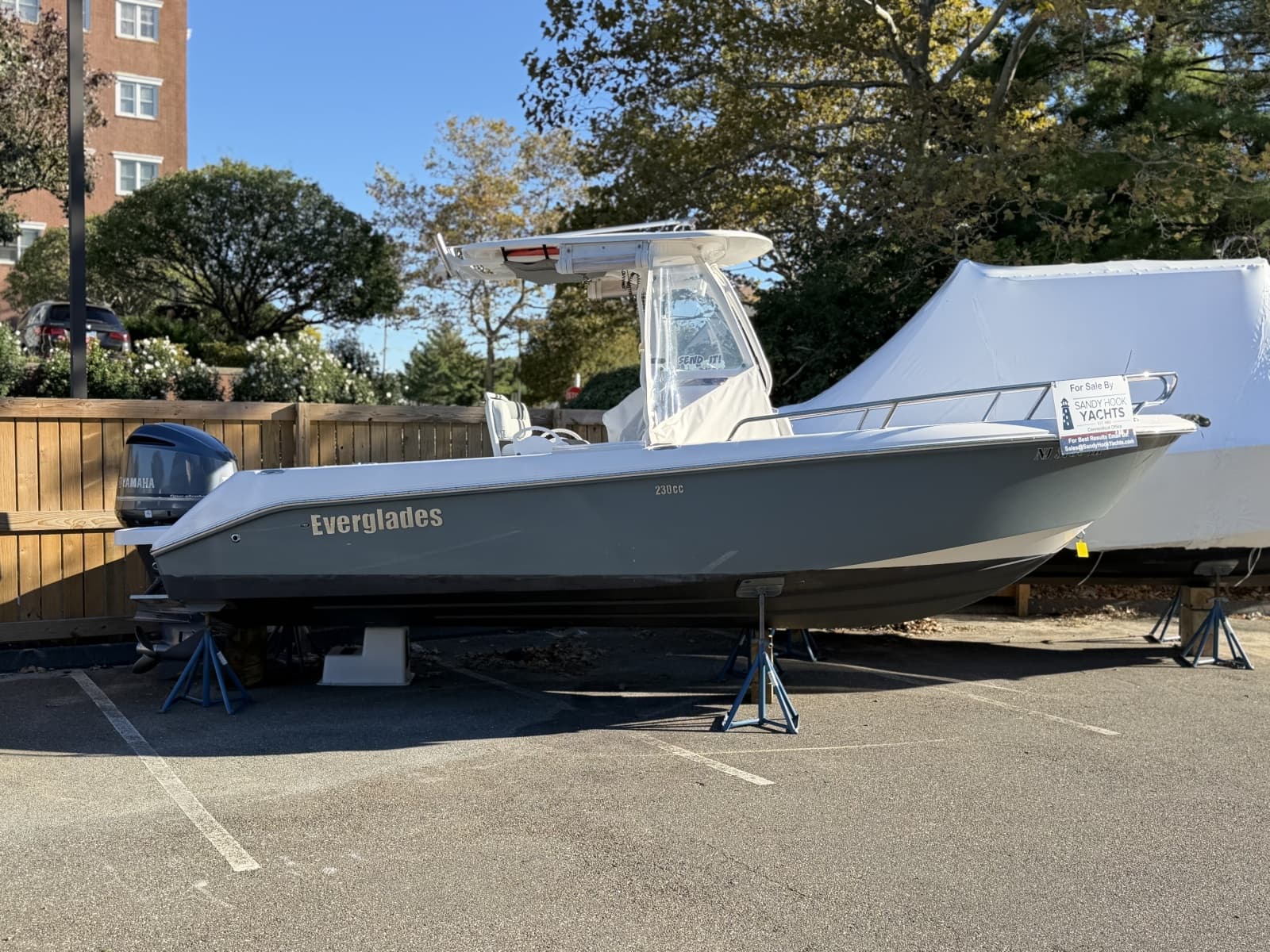 2014 Everglades 230 Center Console - Photo 1
