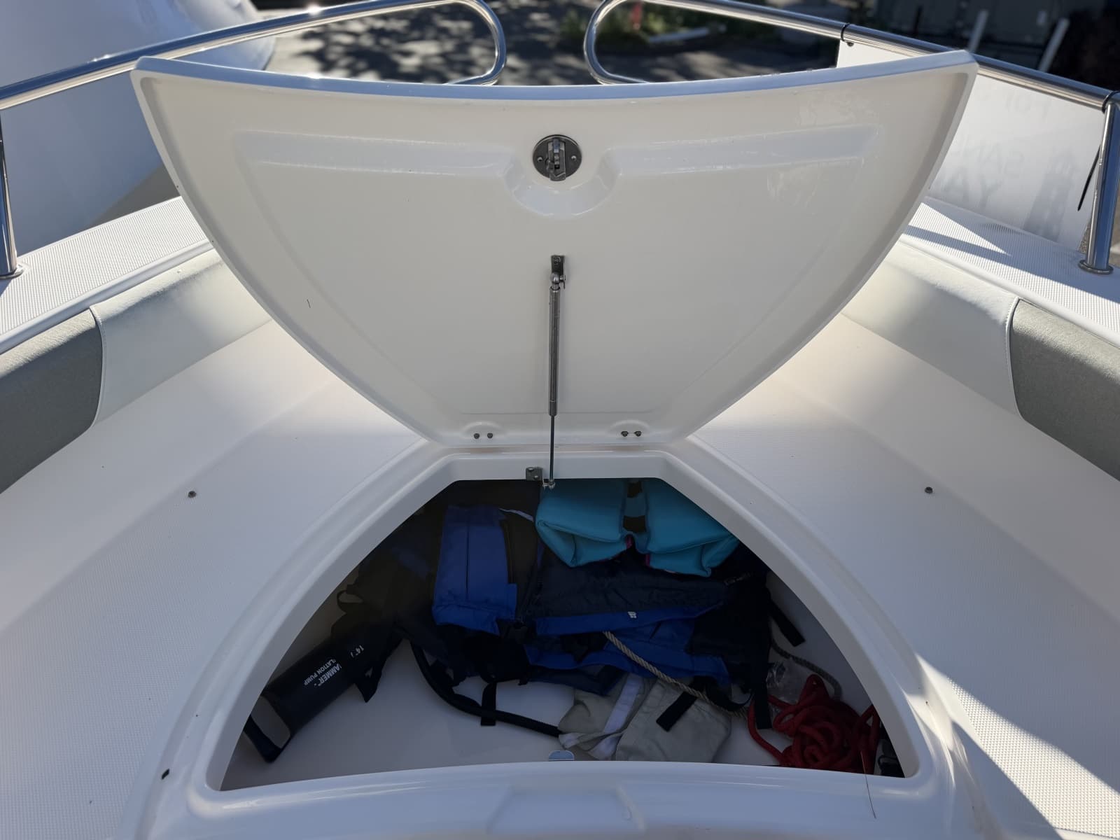 2014 Everglades 230 Center Console - Photo 20