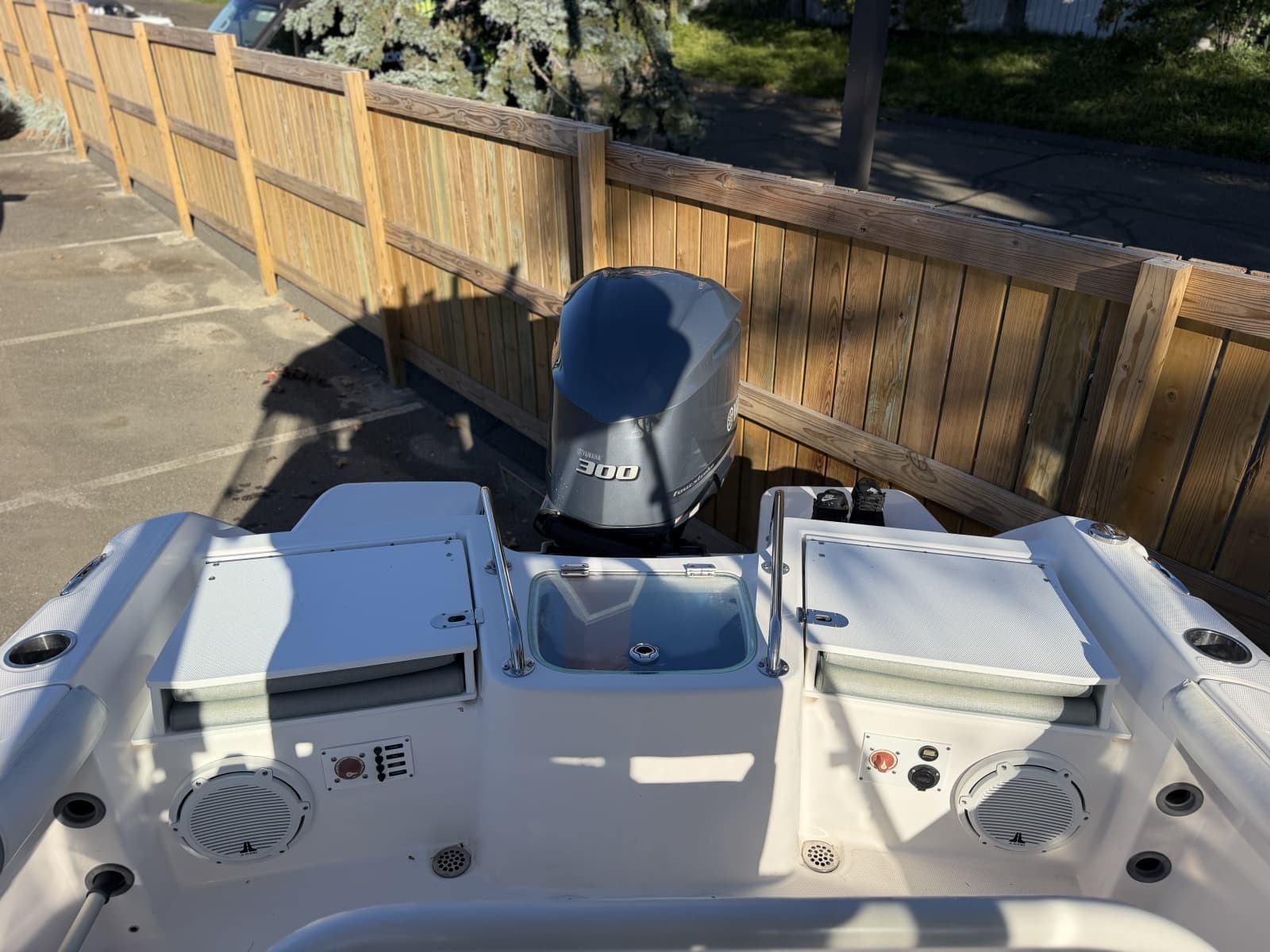 2014 Everglades 230 Center Console - Photo 8
