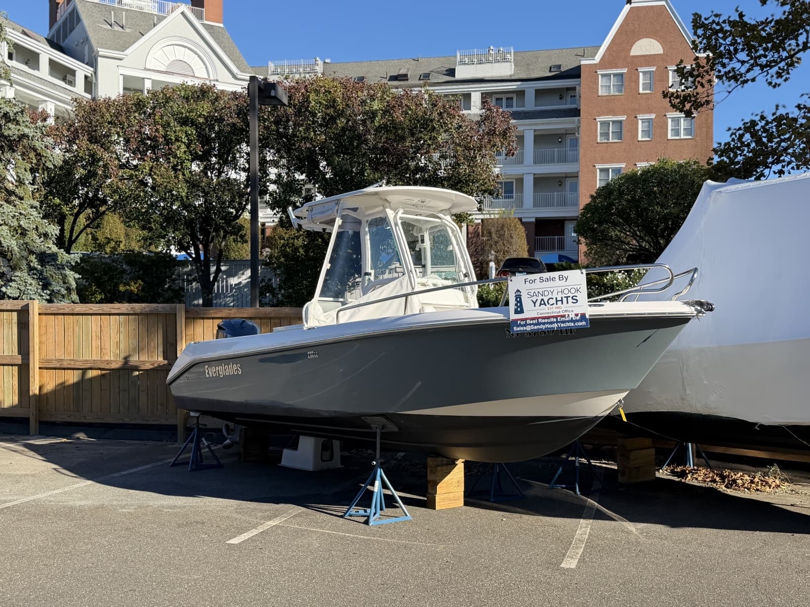 2014 Everglades 230 Center Console - Photo 2