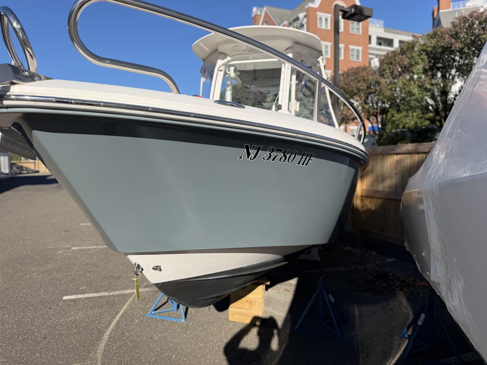 2014 Everglades 230 Center Console - Photo 4