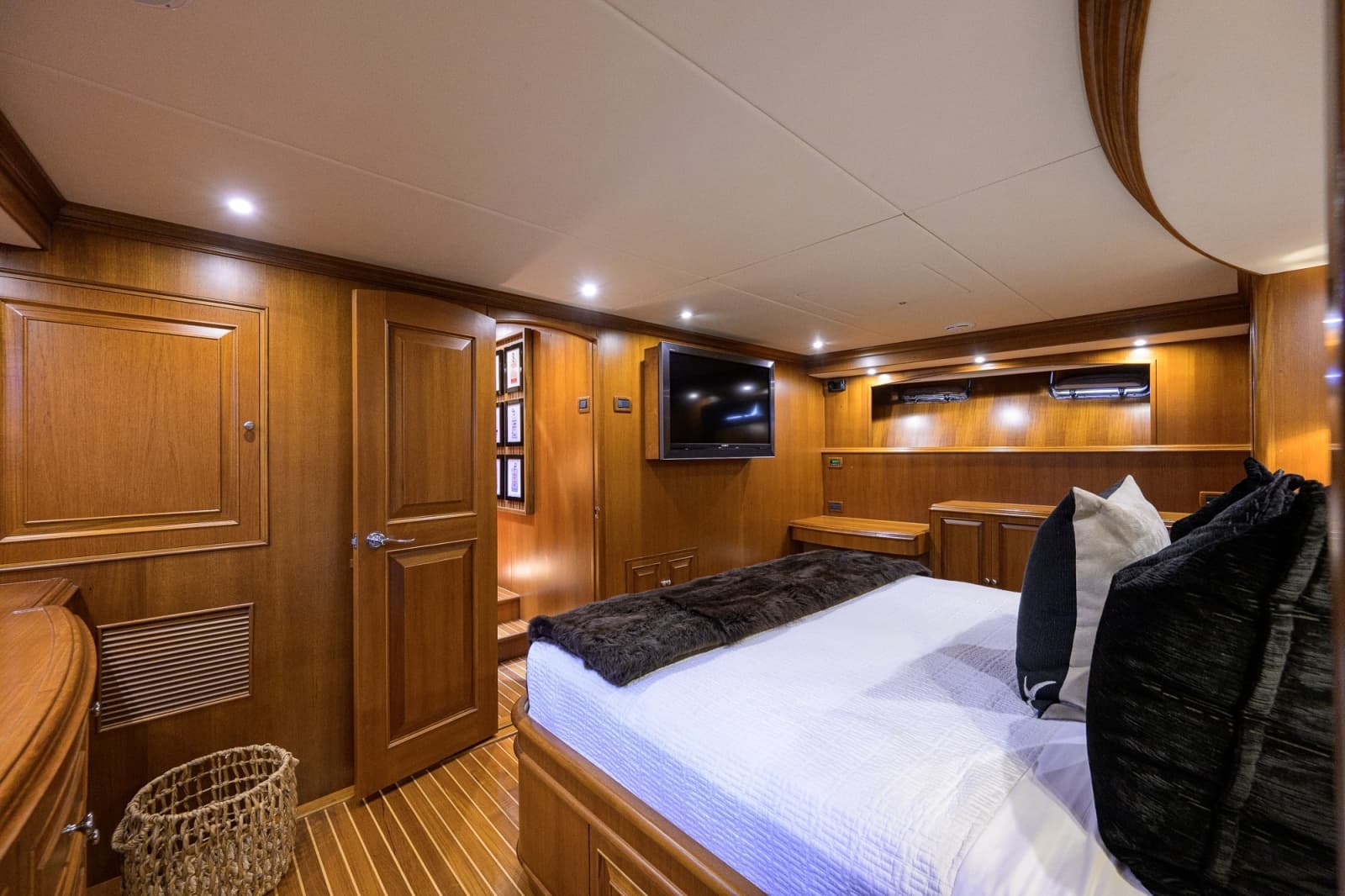 2008 Grand Banks 72RP Aleutian - Photo 16