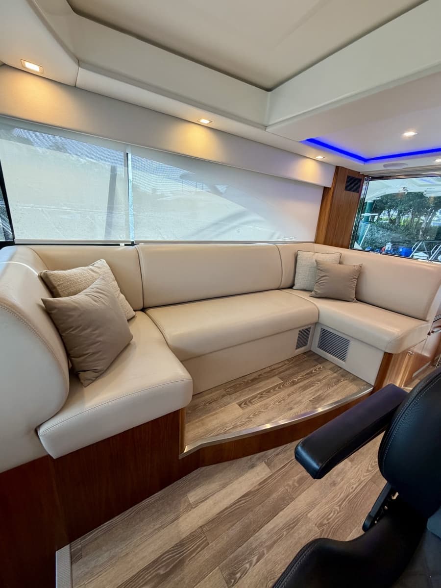 2020 Riviera 4800 Sport Yacht - Photo 16