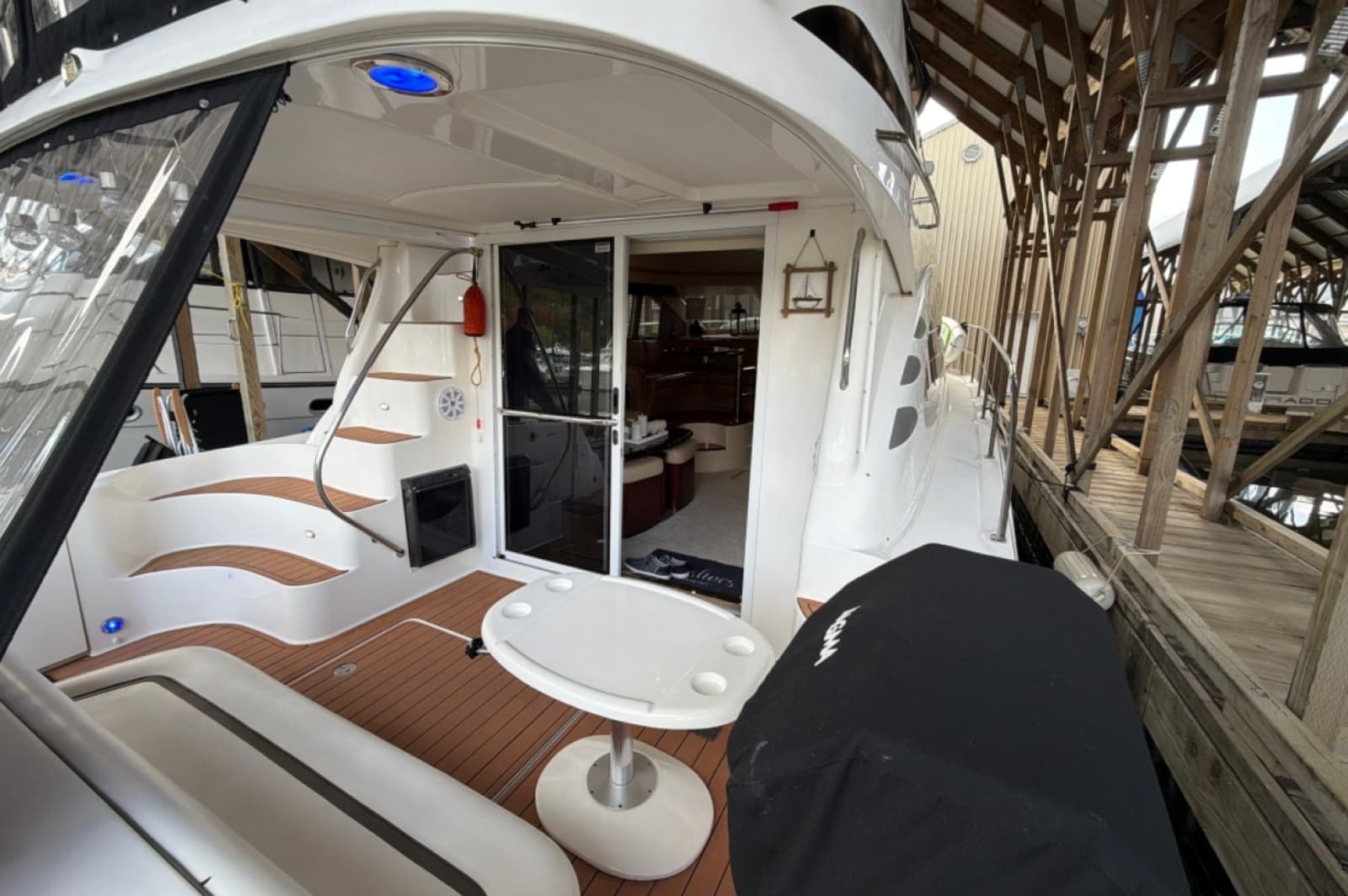 2007 Sea Ray 44 Sedan Bridge - Photo 5