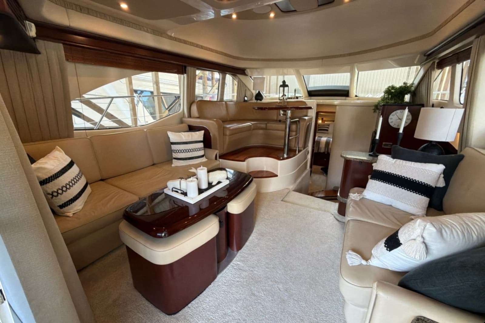 2007 Sea Ray 44 Sedan Bridge - Photo 15