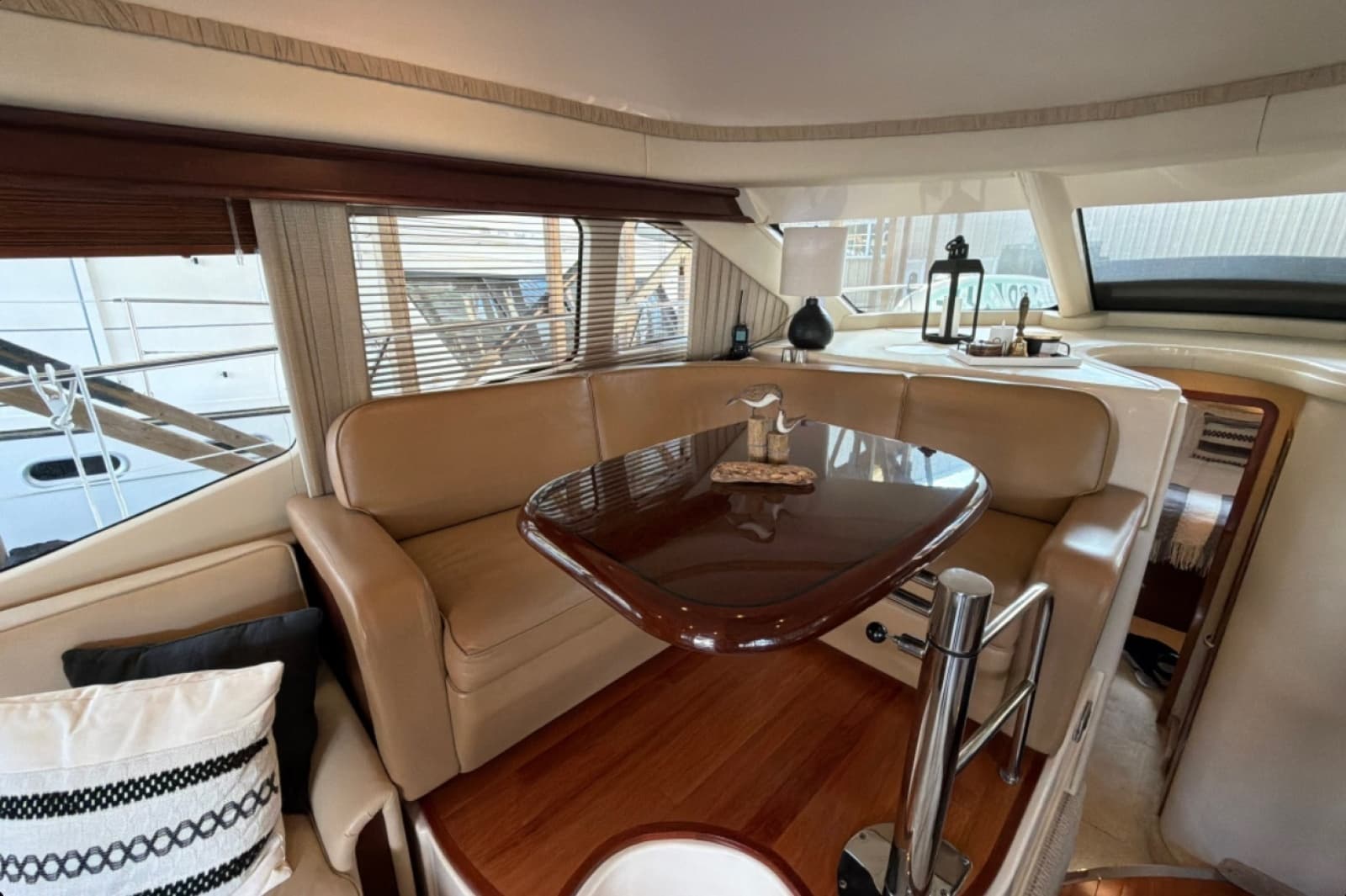 2007 Sea Ray 44 Sedan Bridge - Photo 20