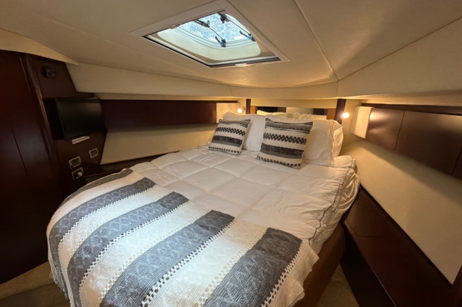 2007 Sea Ray 44 Sedan Bridge - Photo 31