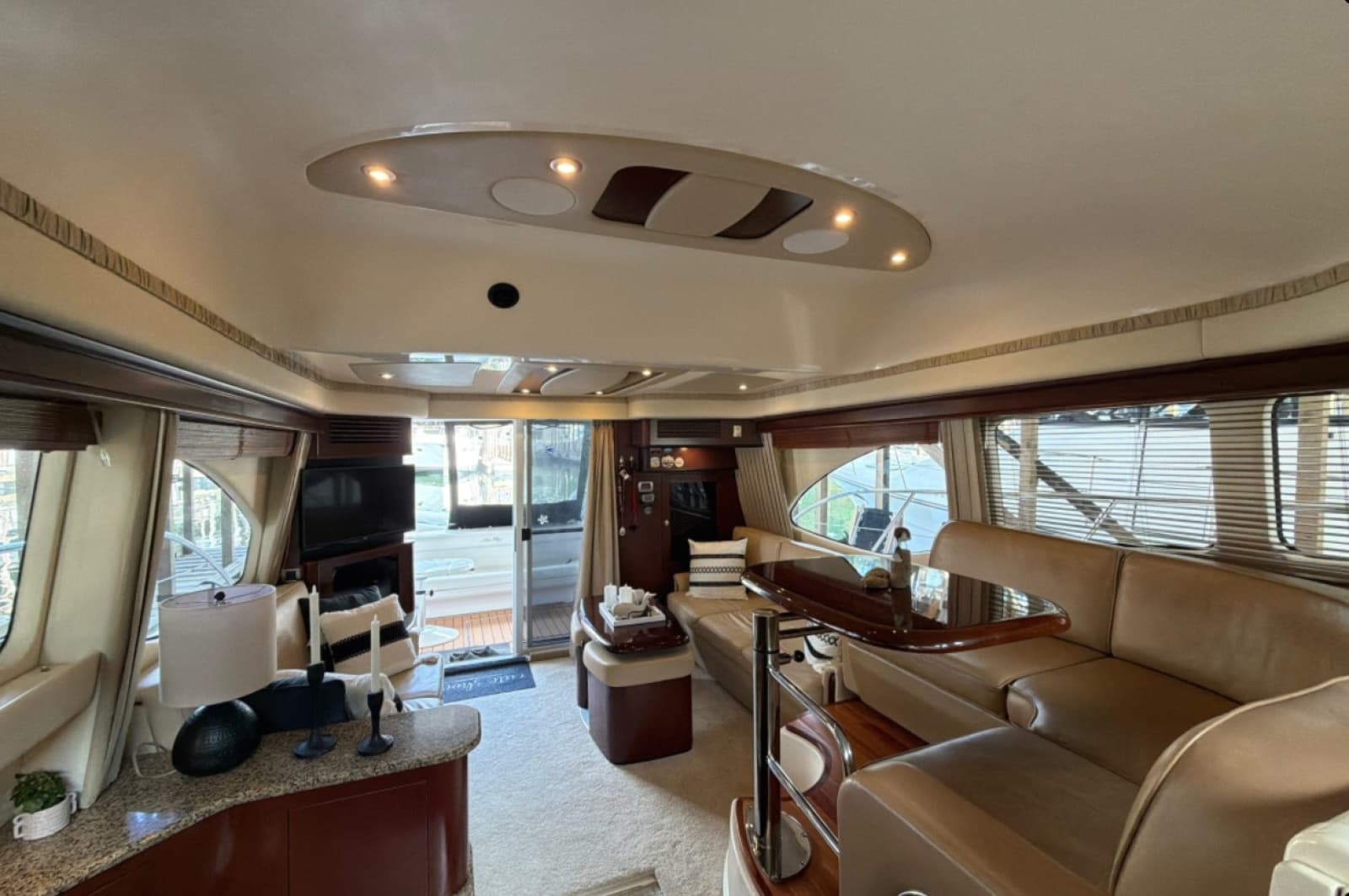2007 Sea Ray 44 Sedan Bridge - Photo 24