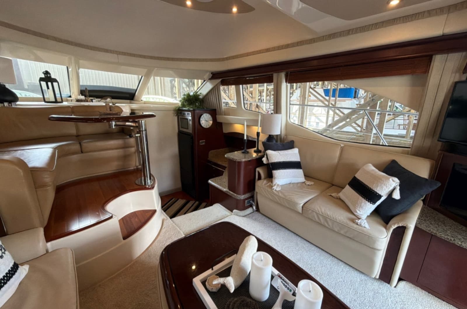 2007 Sea Ray 44 Sedan Bridge - Photo 18