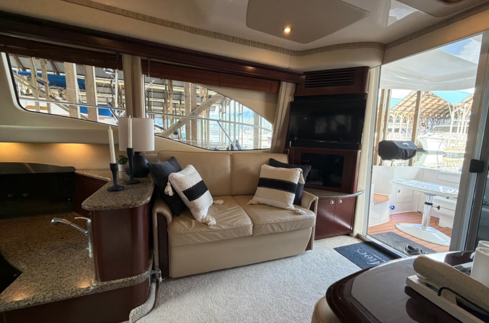 2007 Sea Ray 44 Sedan Bridge - Photo 19