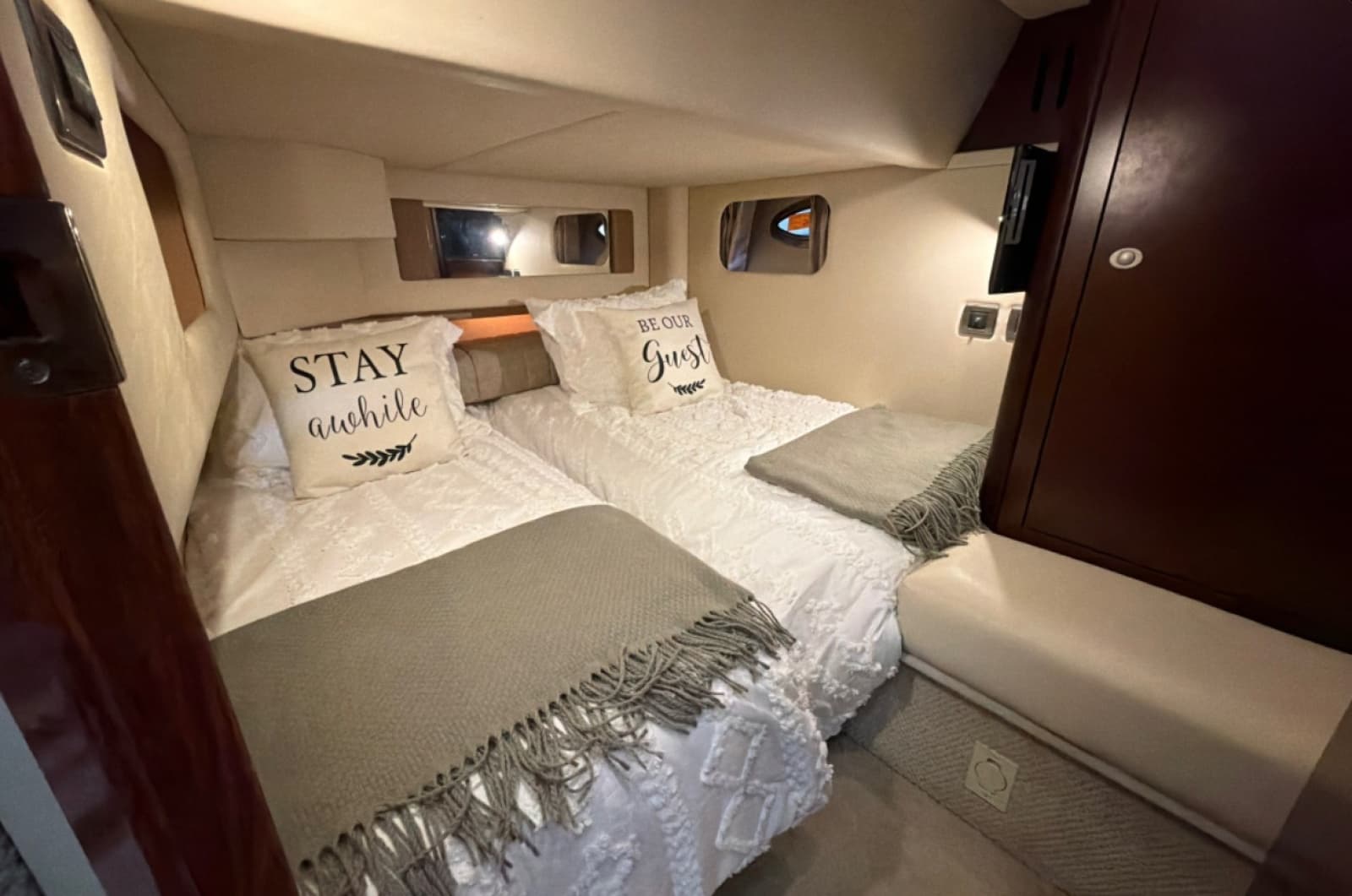 2007 Sea Ray 44 Sedan Bridge - Photo 26