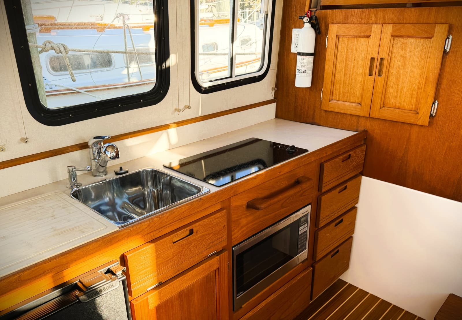 2004 Nordic Tugs 32 - Photo 4