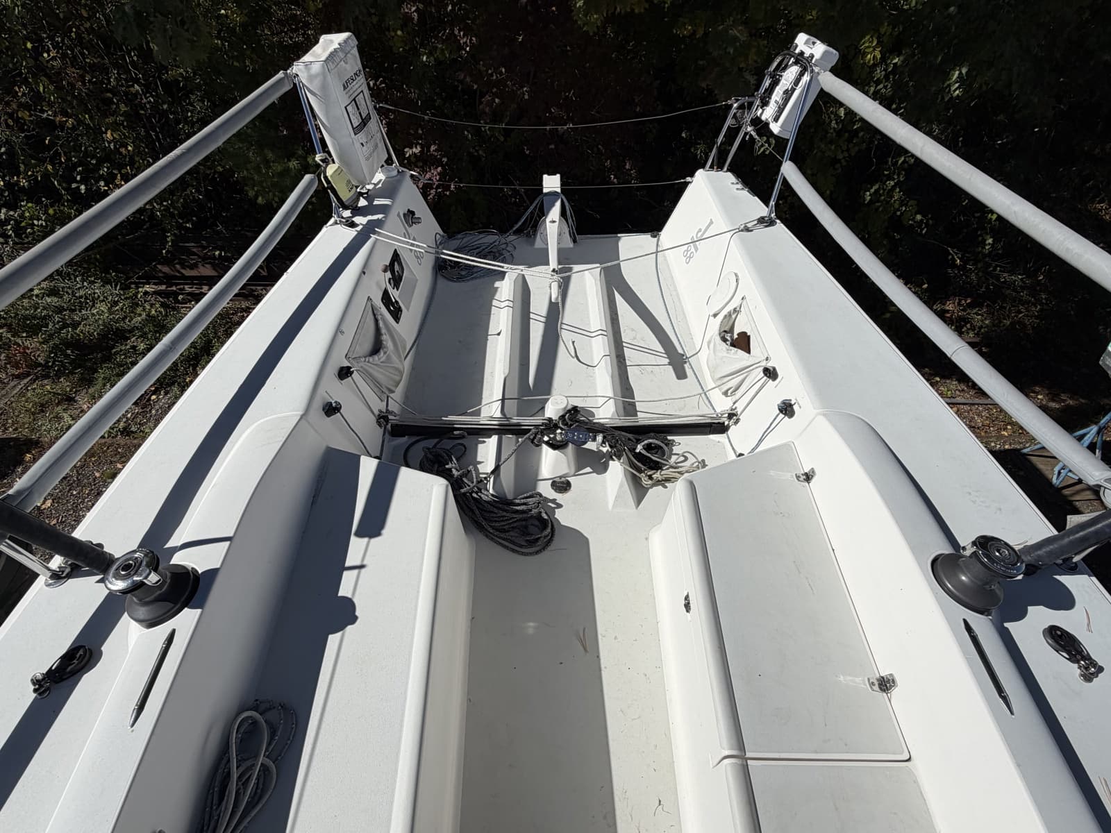 2014 J Boats J/88 - Photo 21