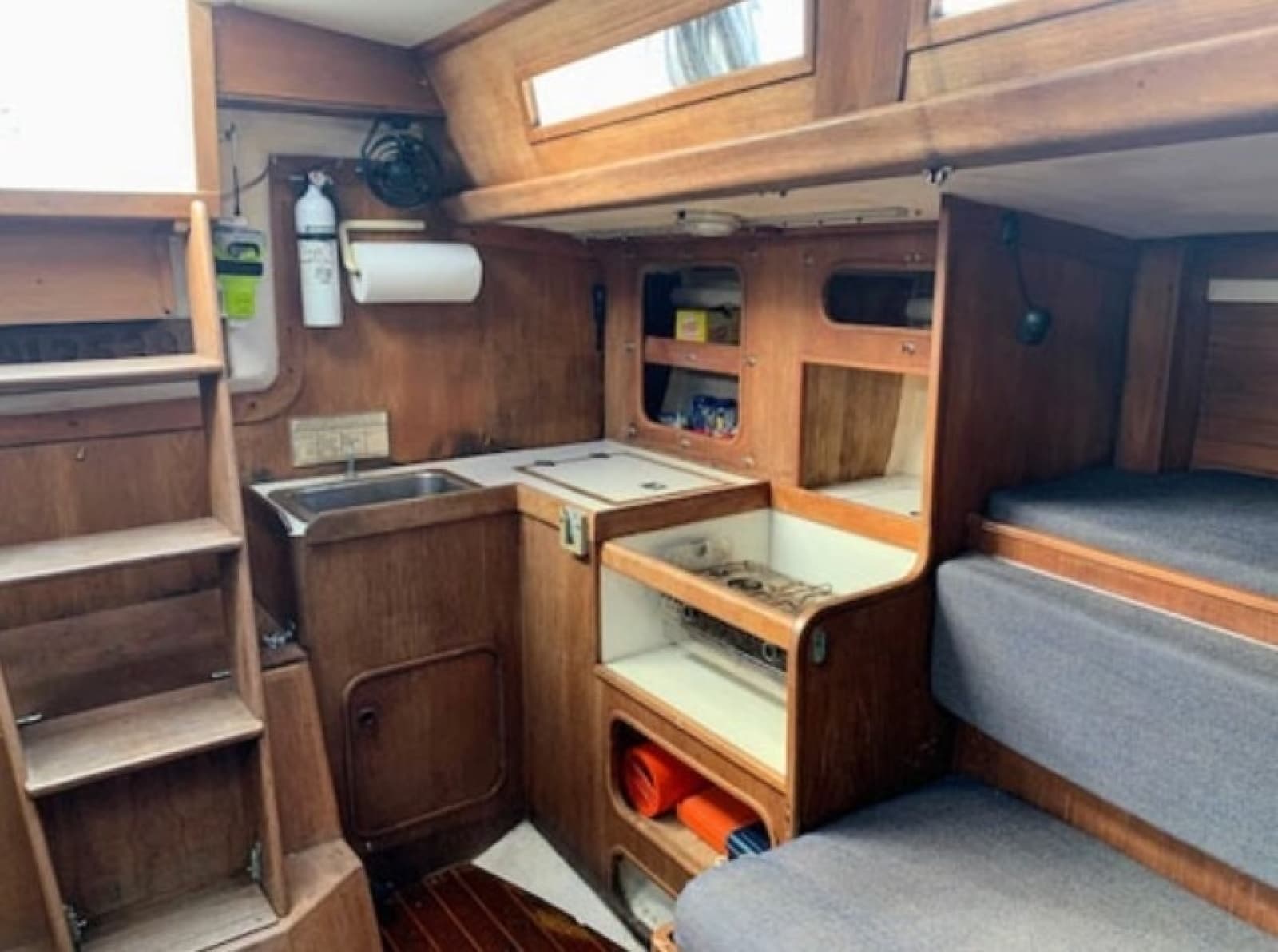 1986 Tripp 37 - Photo 9